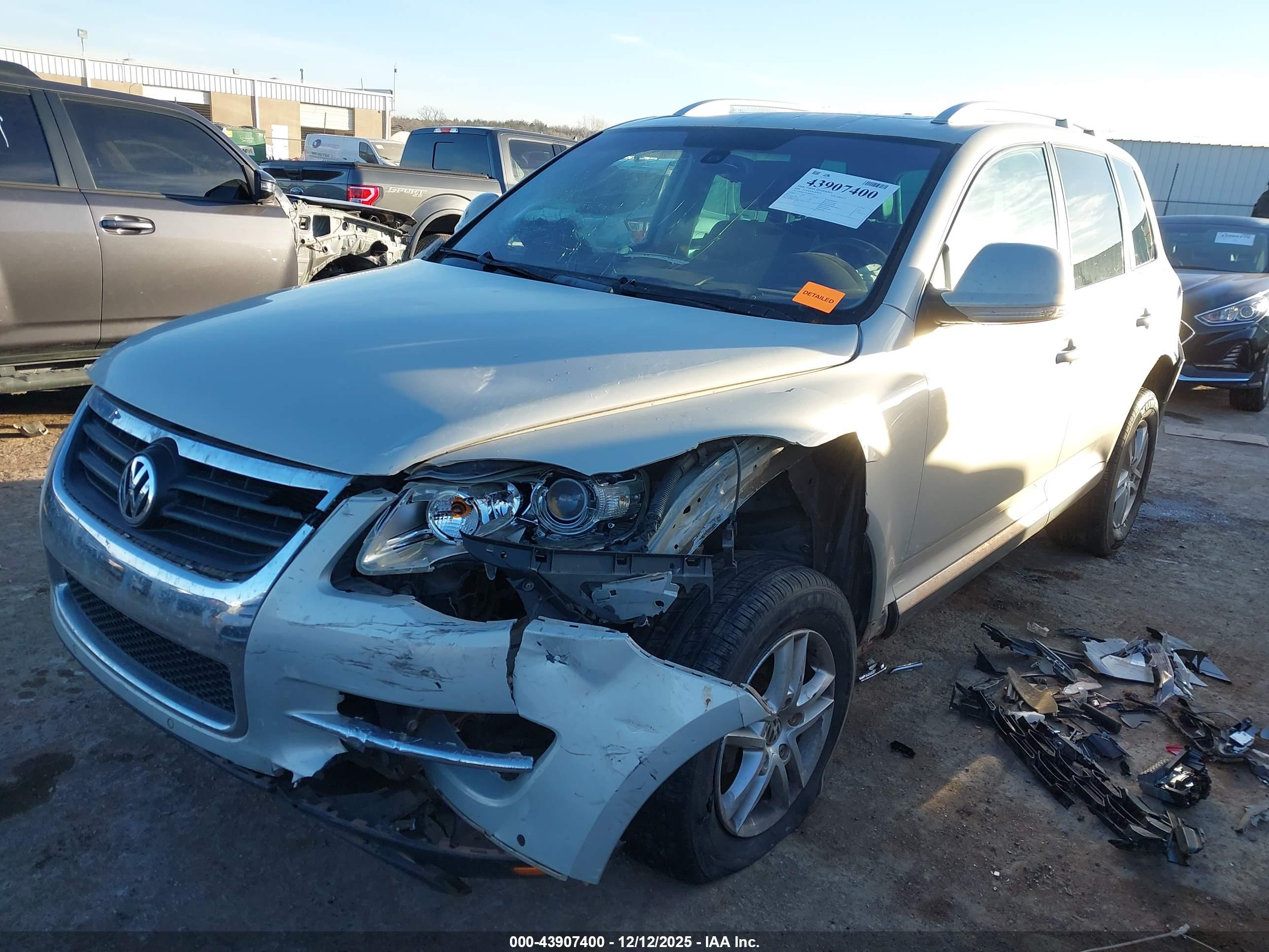 VOLKSWAGEN TOUAREG image 2