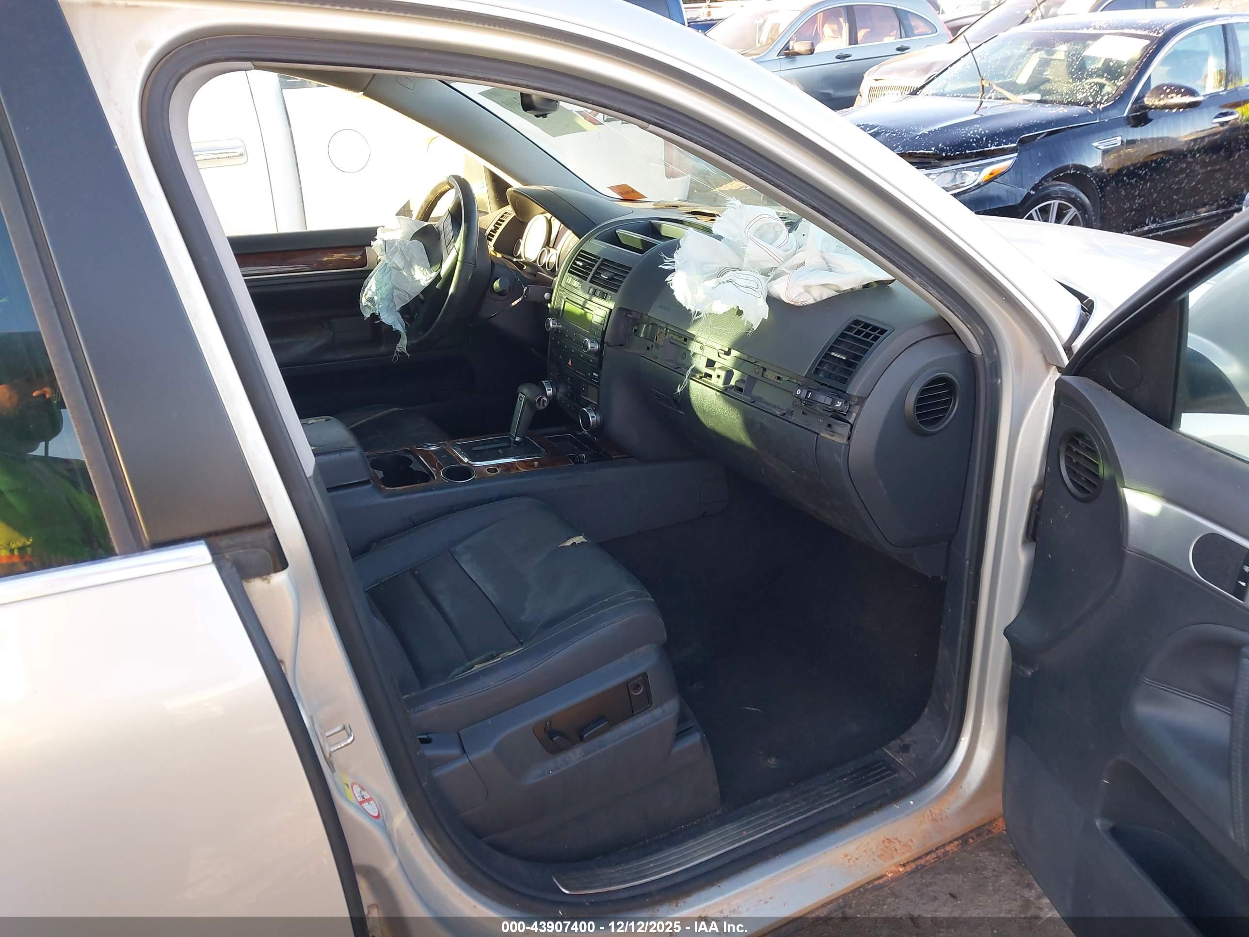 VOLKSWAGEN TOUAREG image 5