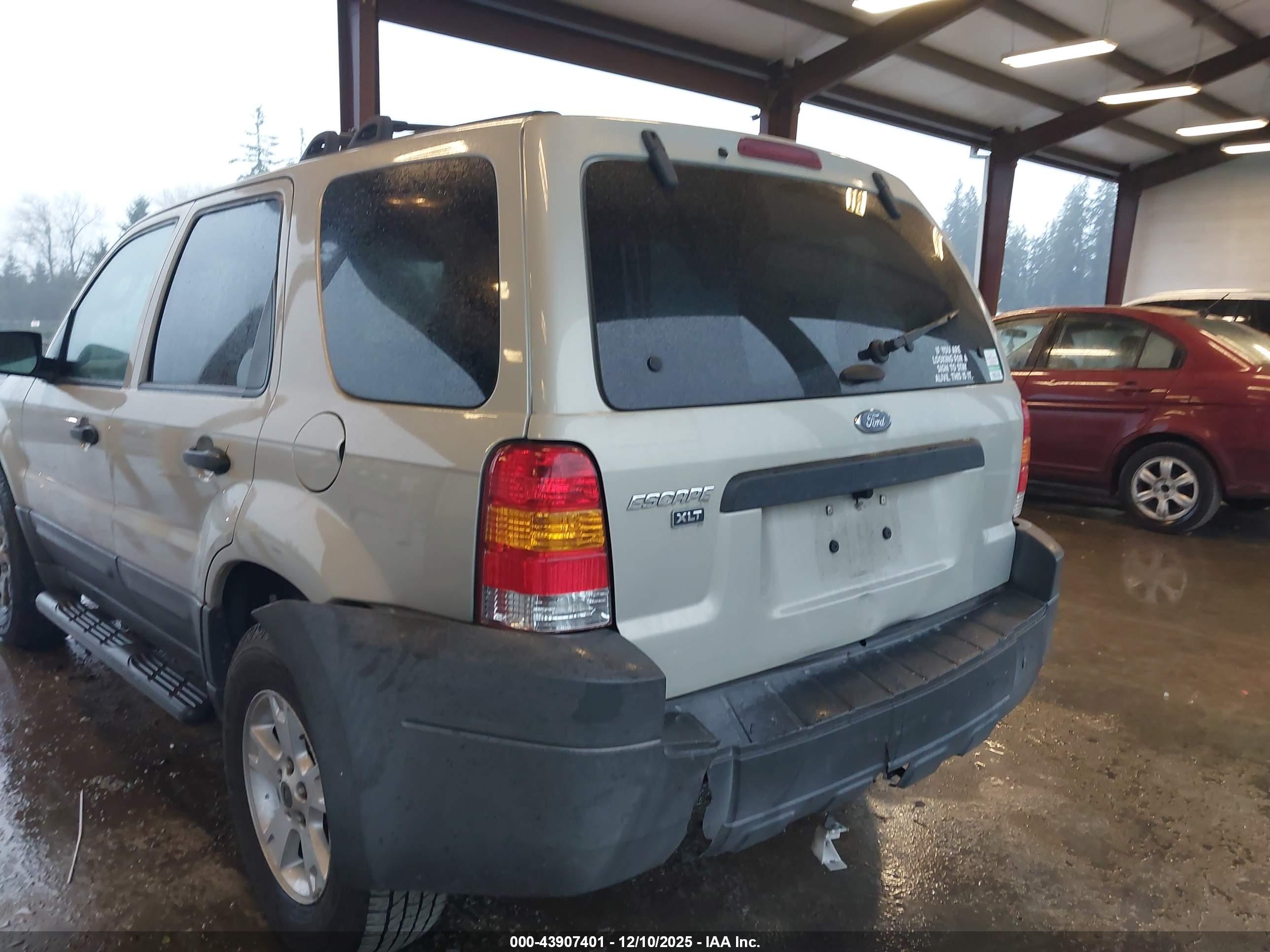 FORD ESCAPE image 6