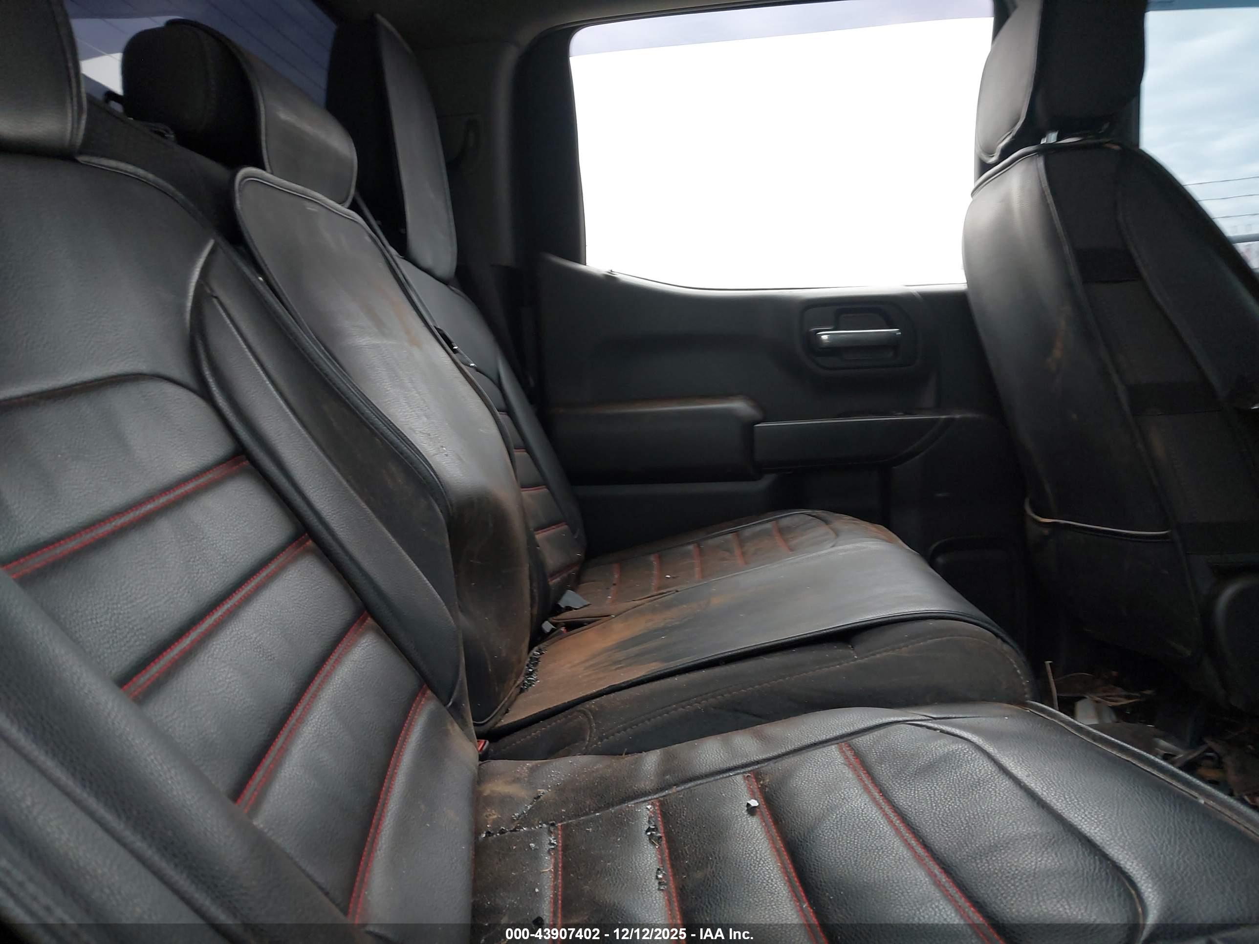 CHEVROLET SILVERADO image 8