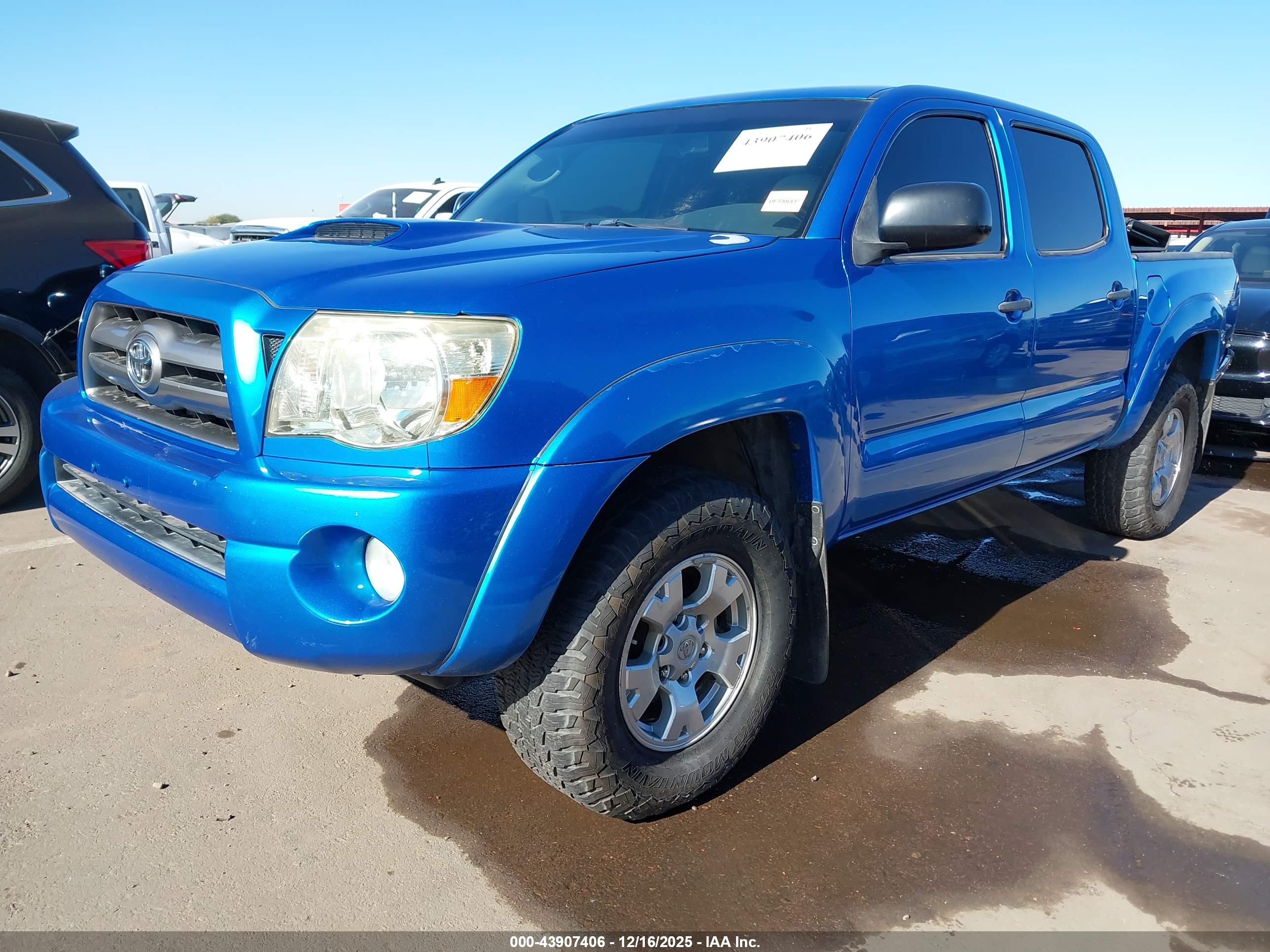 TOYOTA TACOMA image 2
