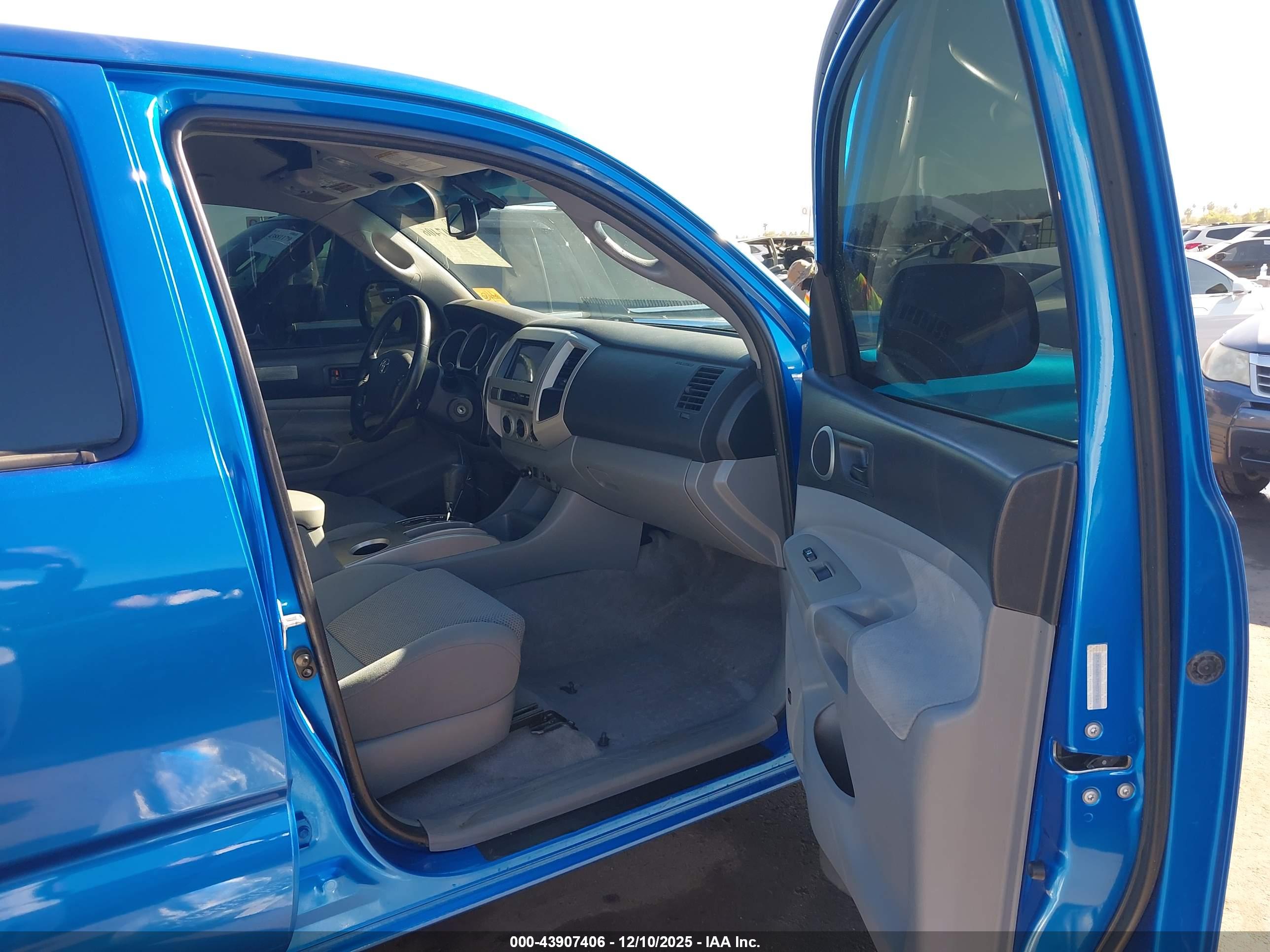 TOYOTA TACOMA image 5