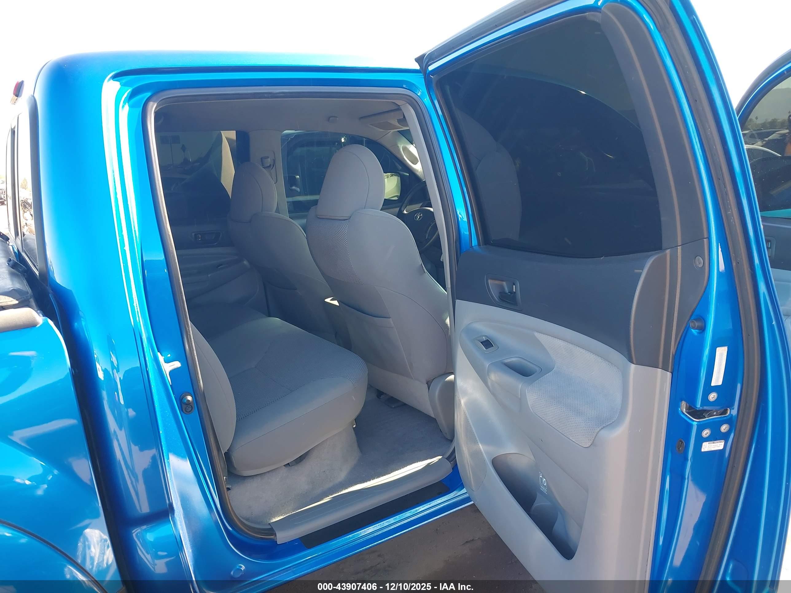 TOYOTA TACOMA image 8