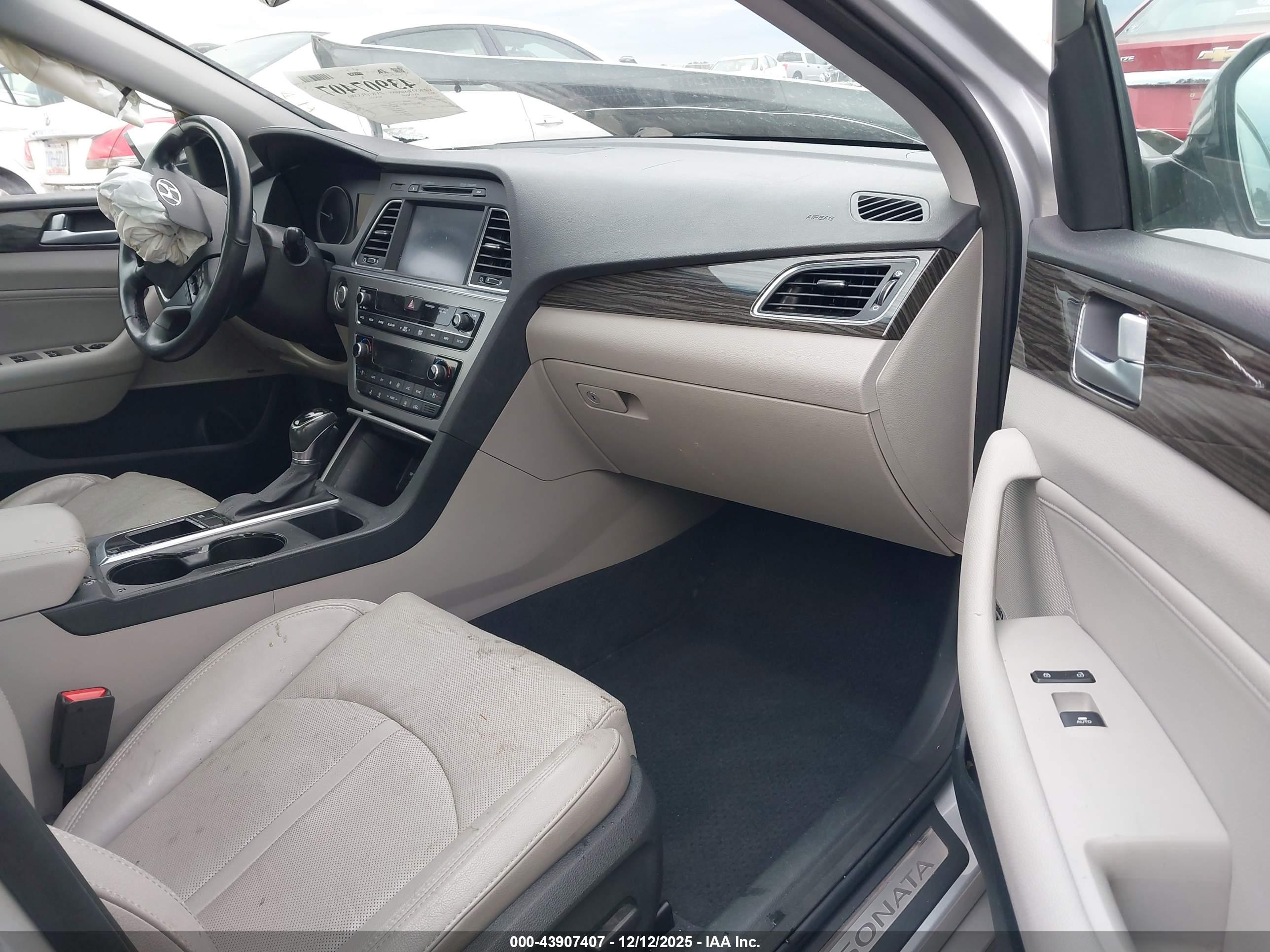 HYUNDAI SONATA image 5
