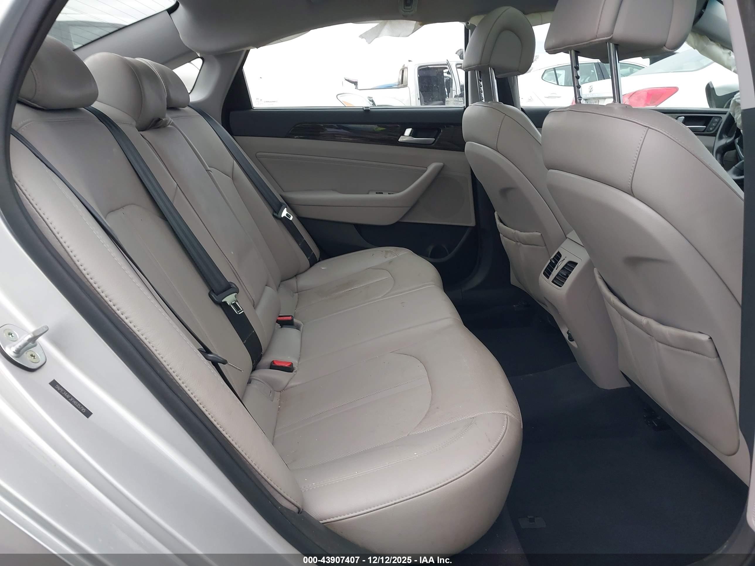 HYUNDAI SONATA image 8