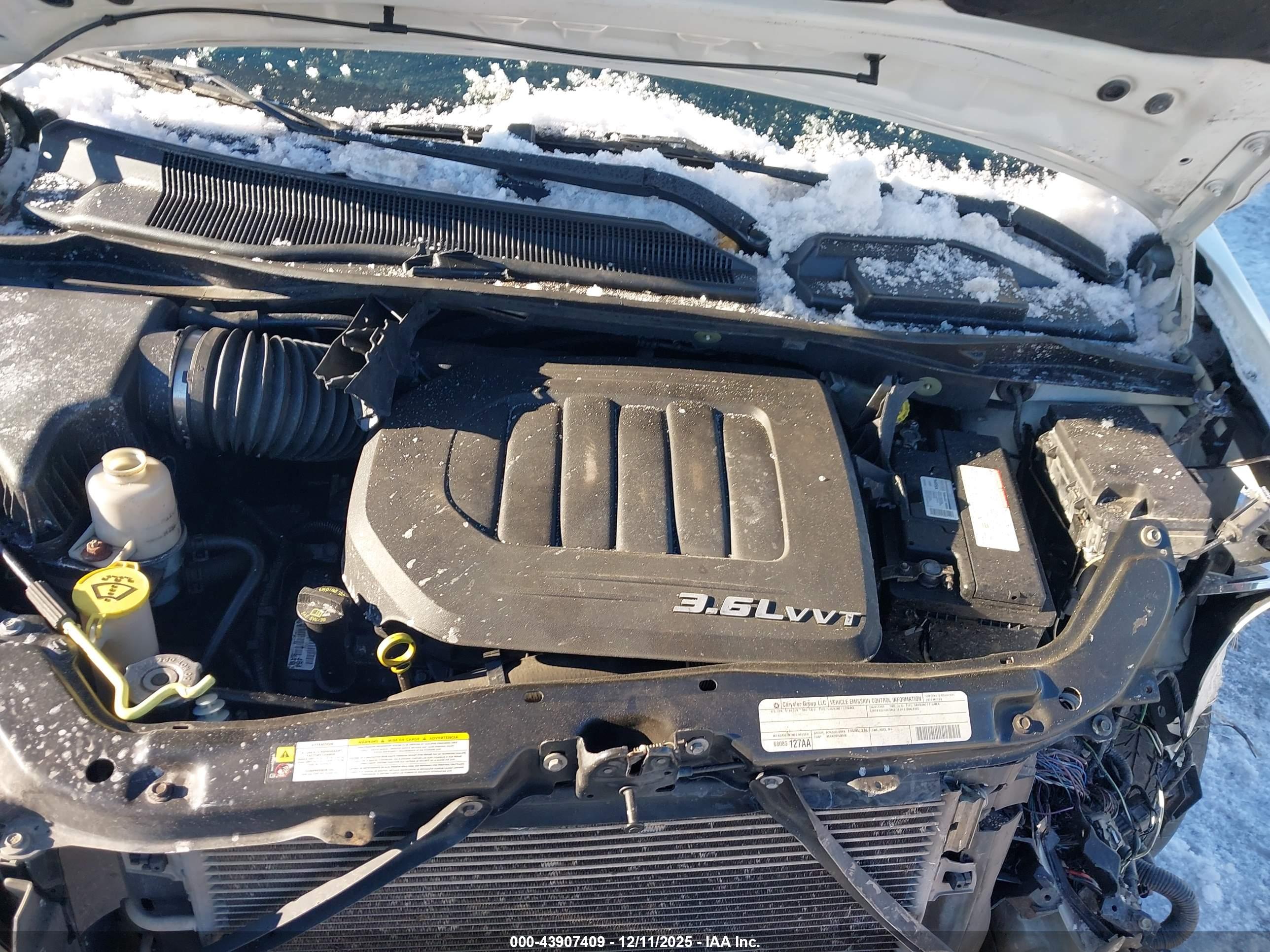 CHRYSLER TOWN image 10