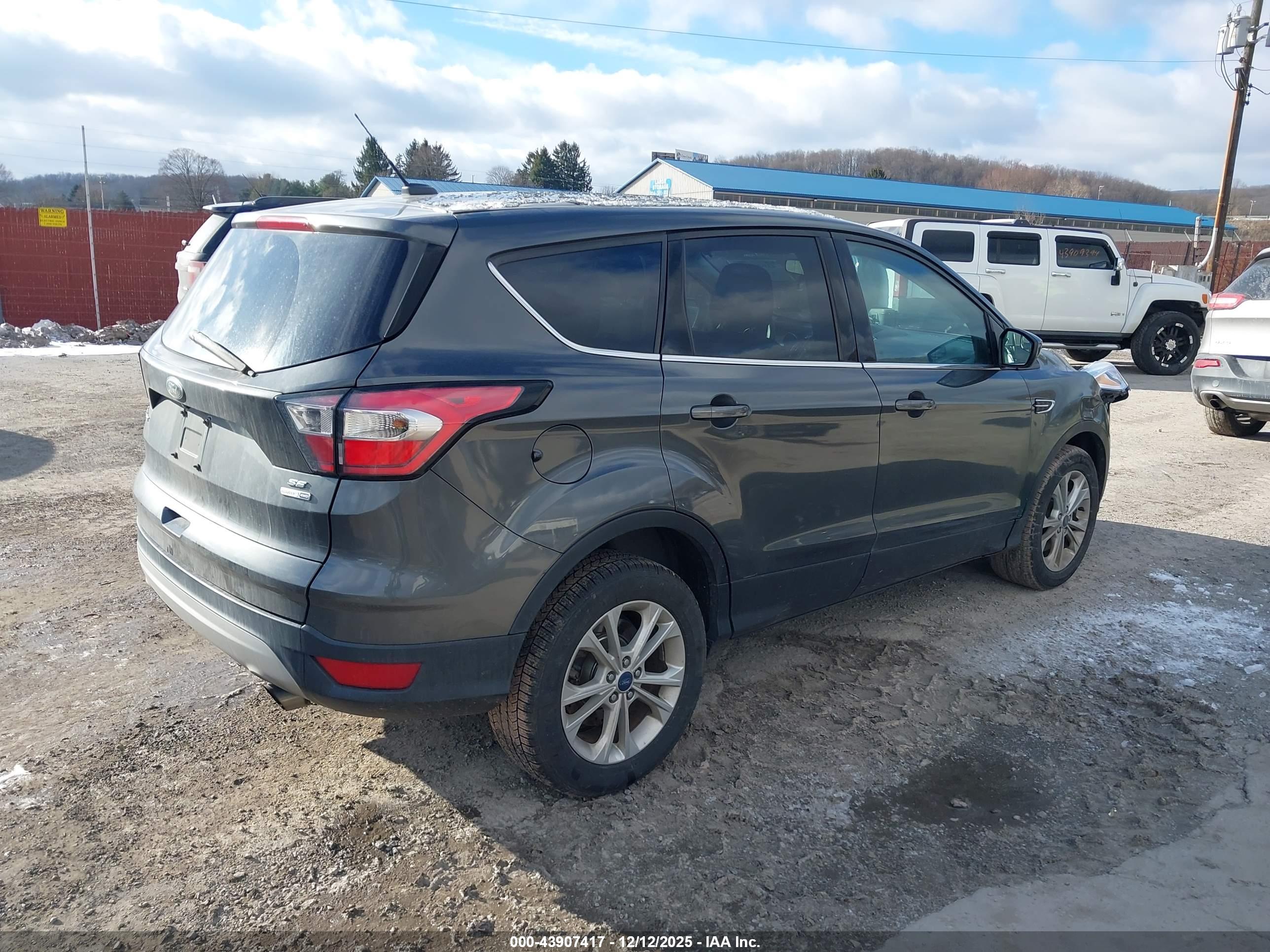 FORD ESCAPE image 4