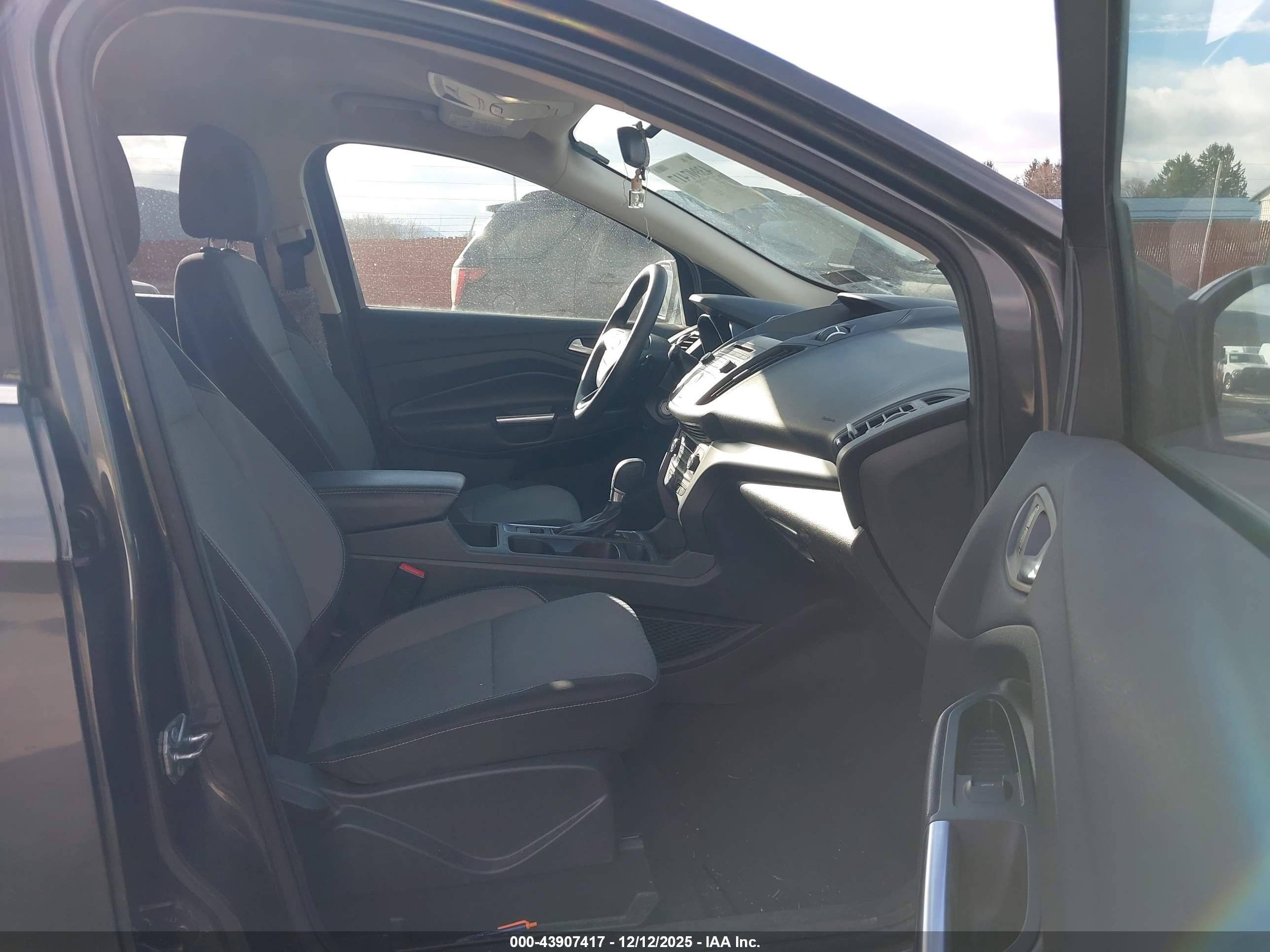 FORD ESCAPE image 5