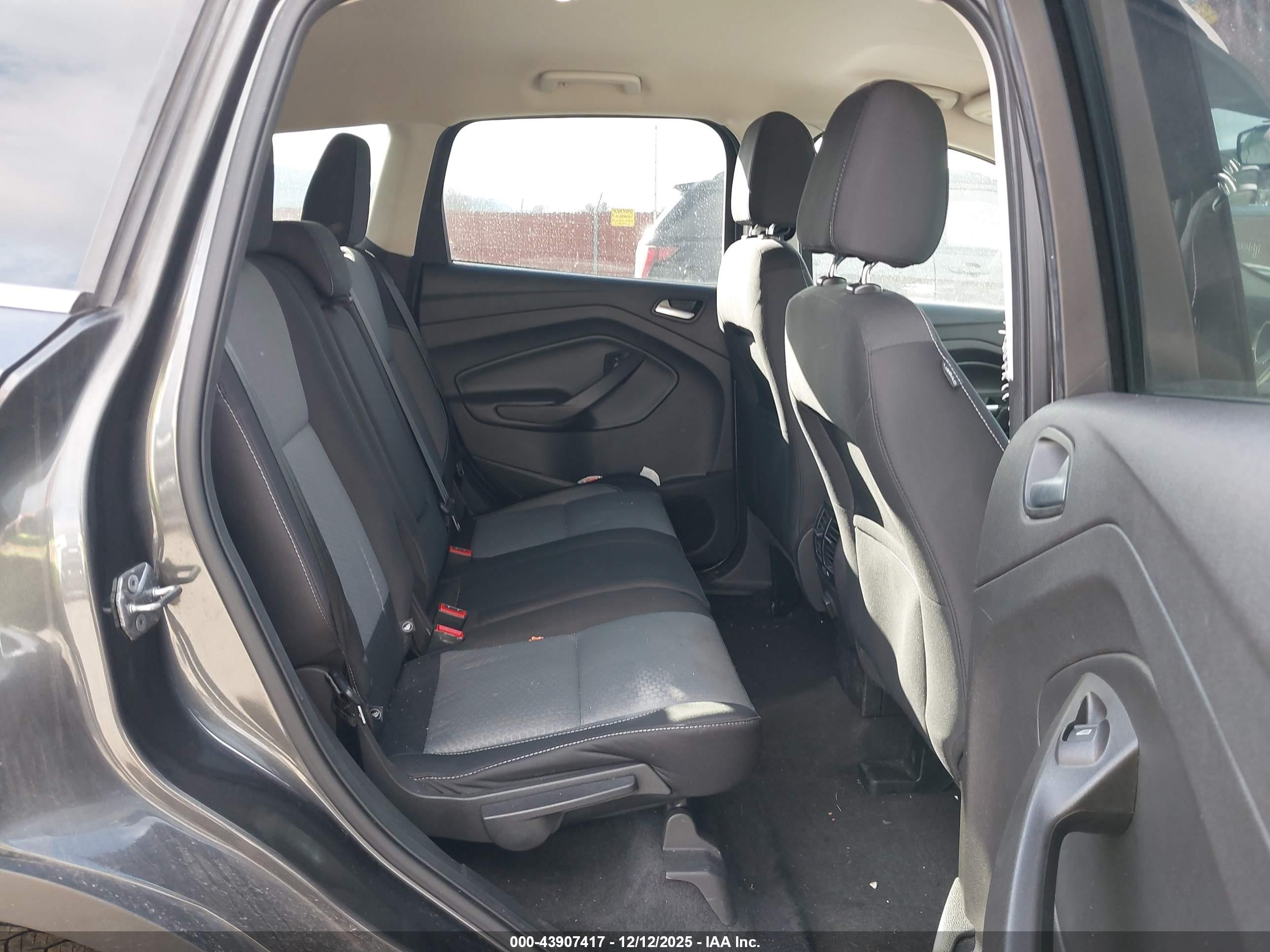 FORD ESCAPE image 8