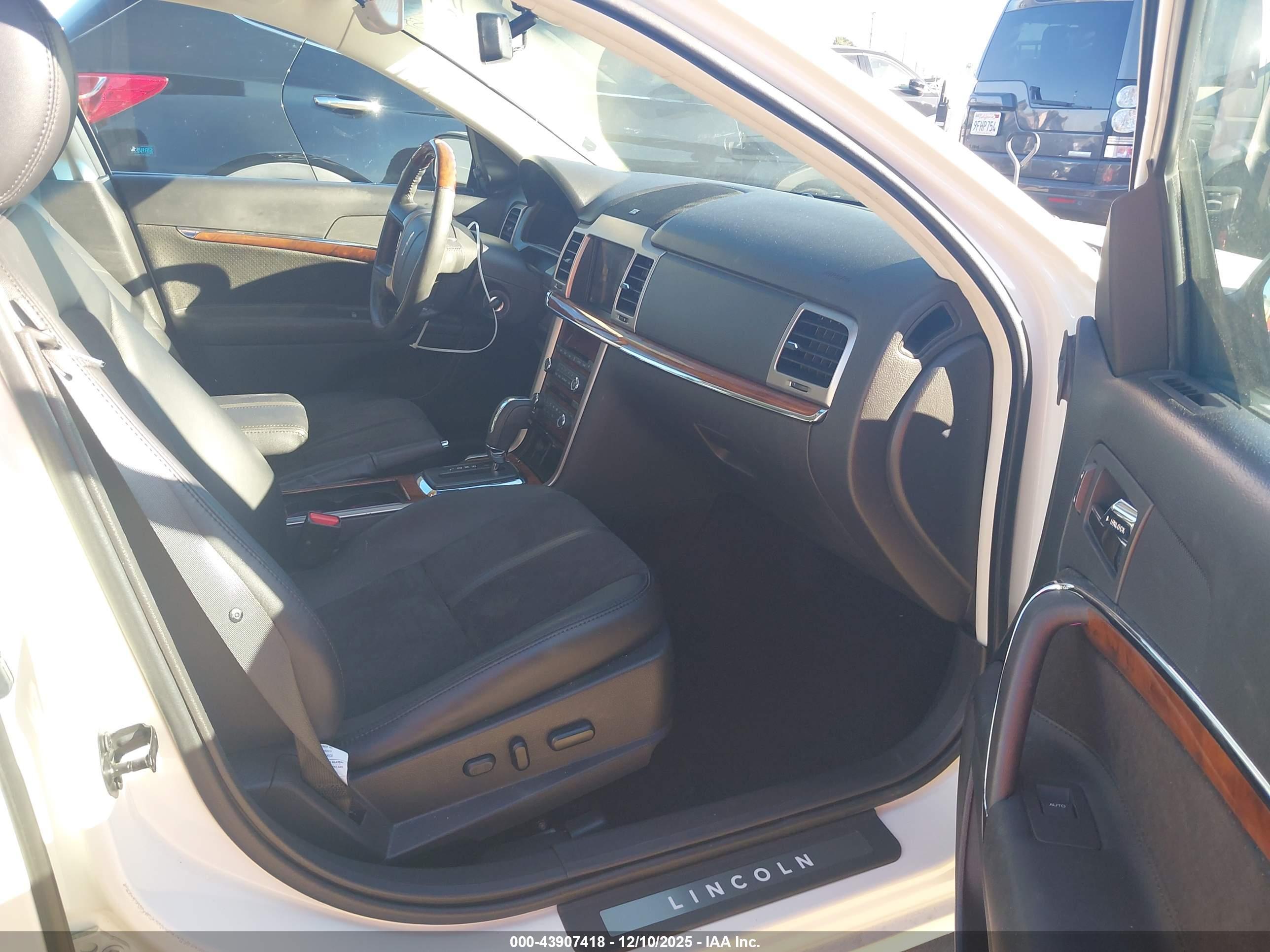 LINCOLN MKZ image 5