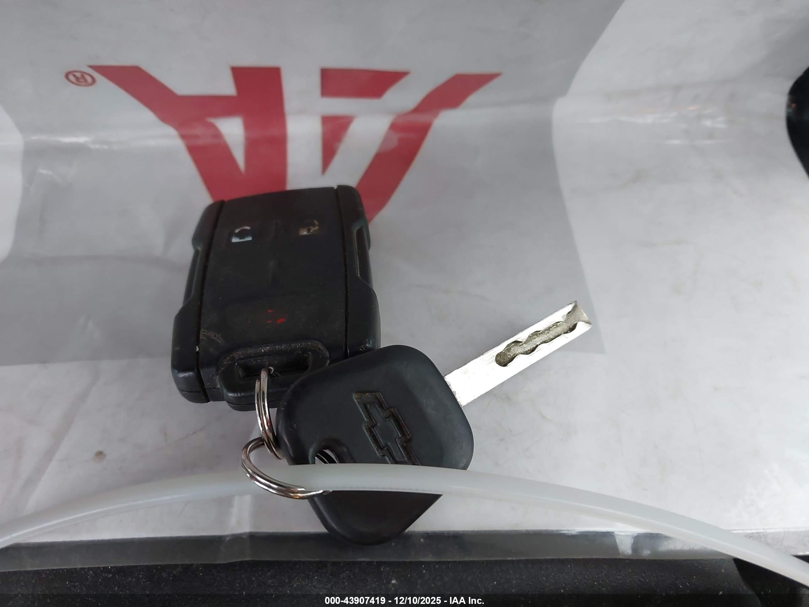 CHEVROLET COLORADO image 11