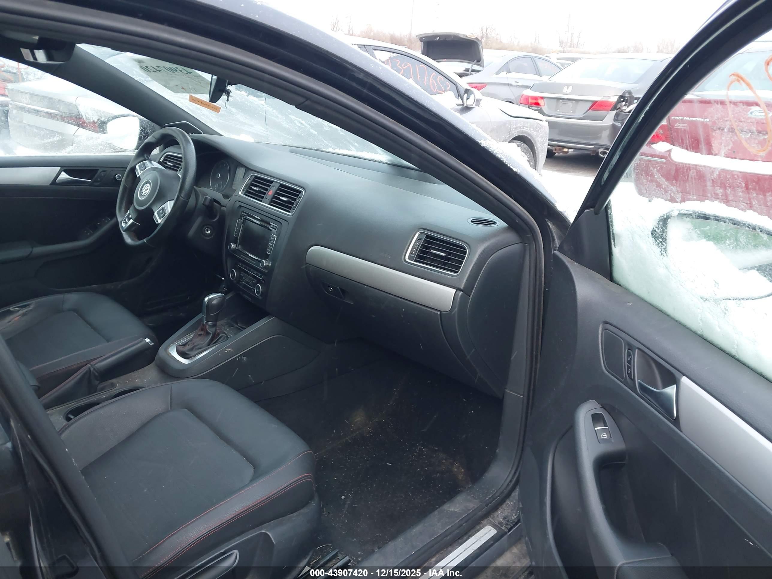 VOLKSWAGEN JETTA image 5