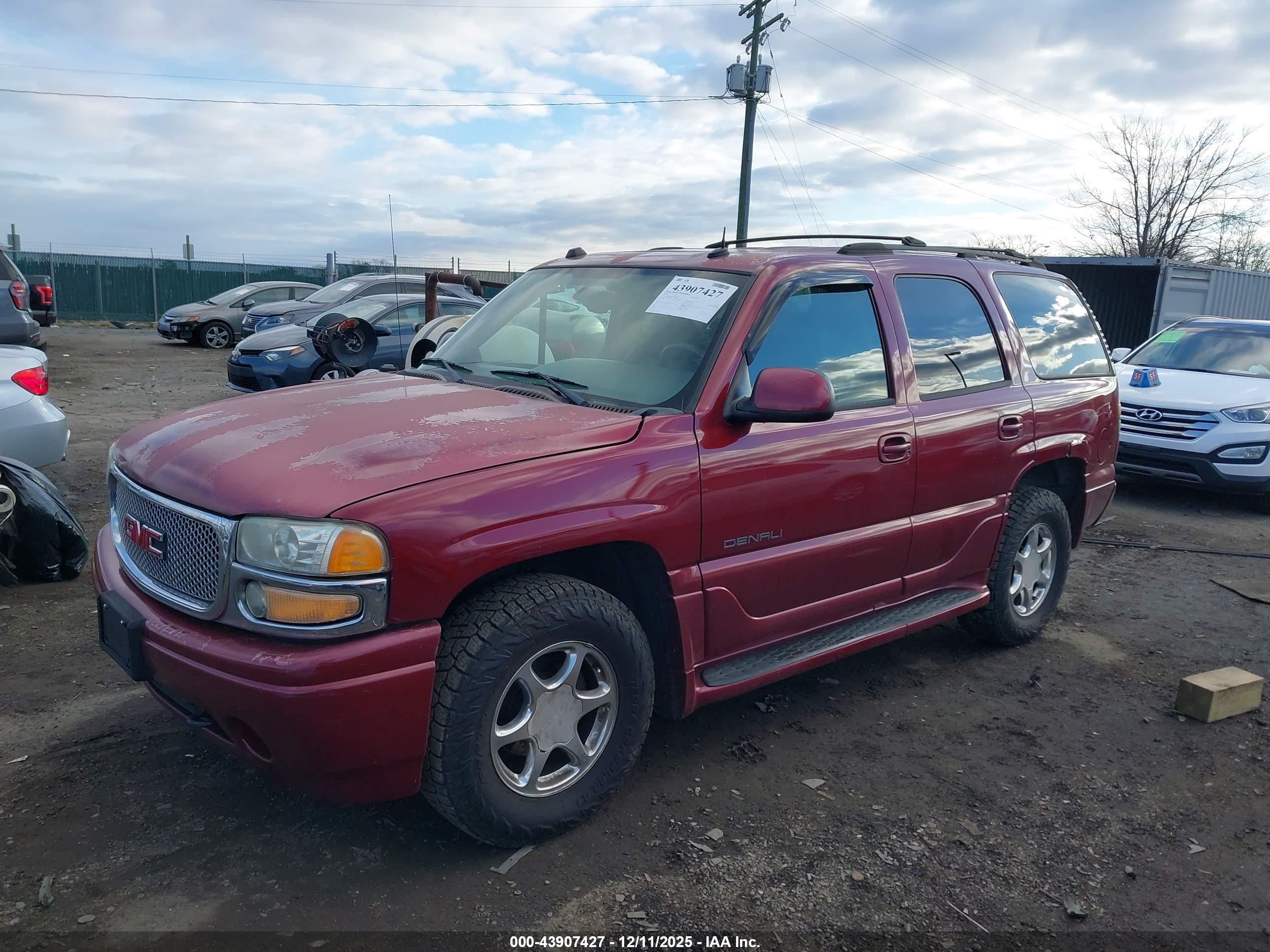 GMC YUKON image 2