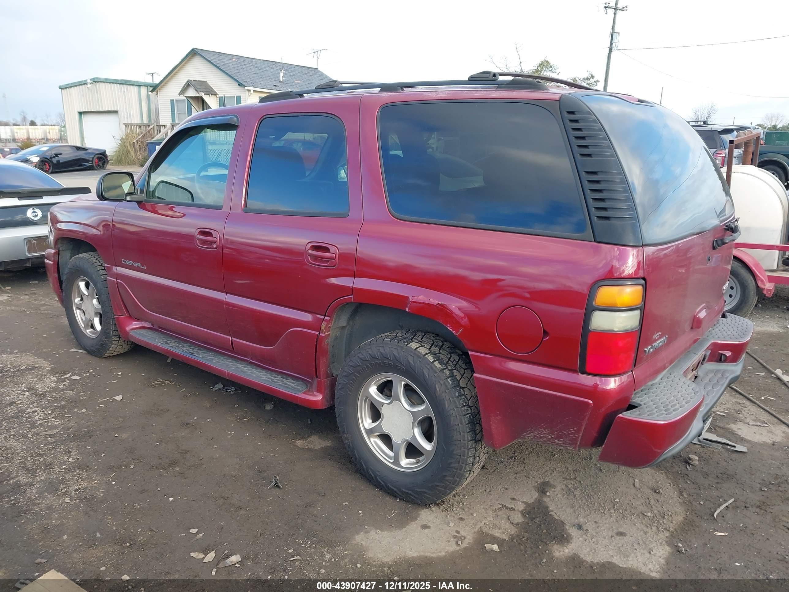 GMC YUKON image 3