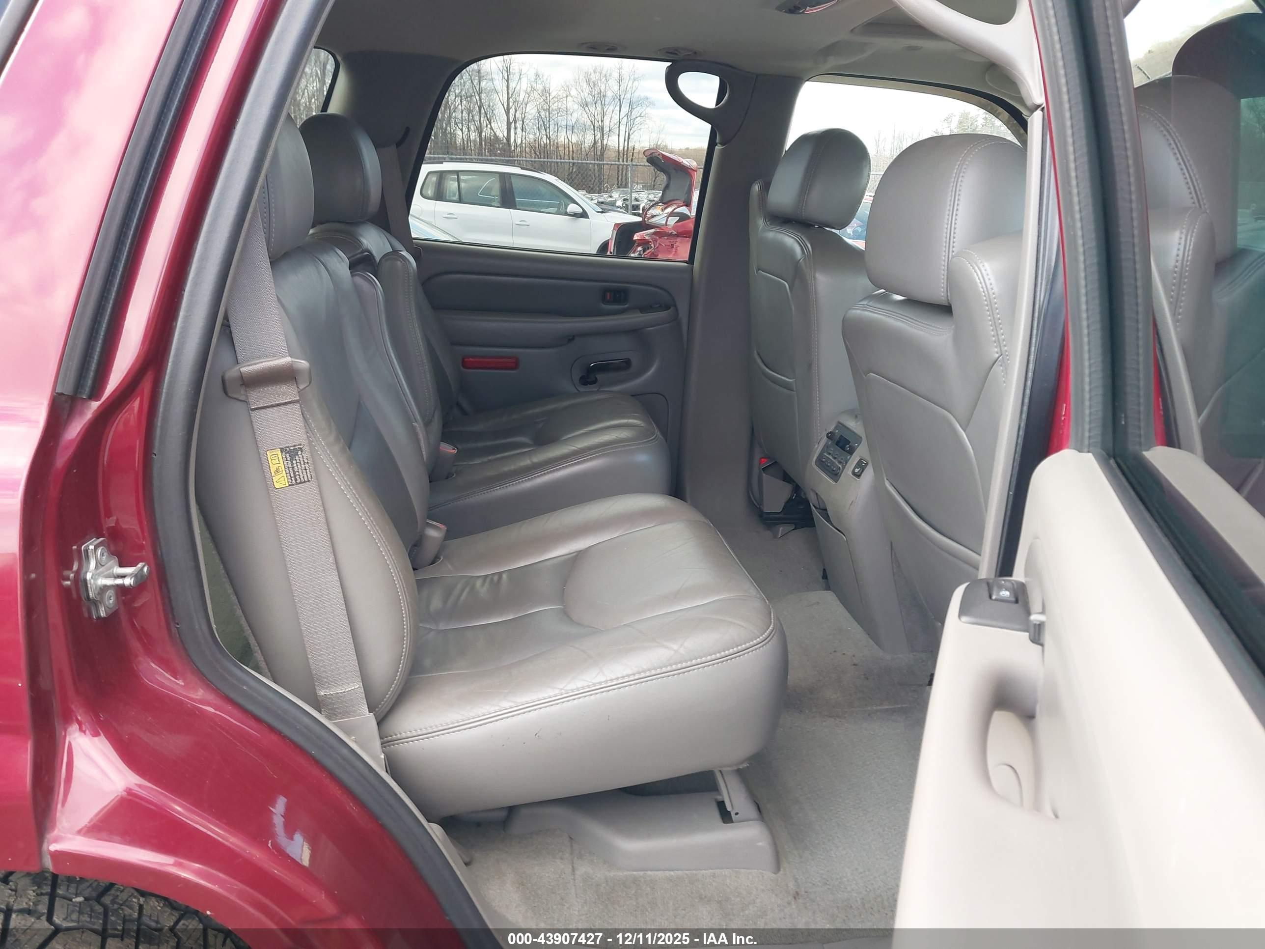 GMC YUKON image 8