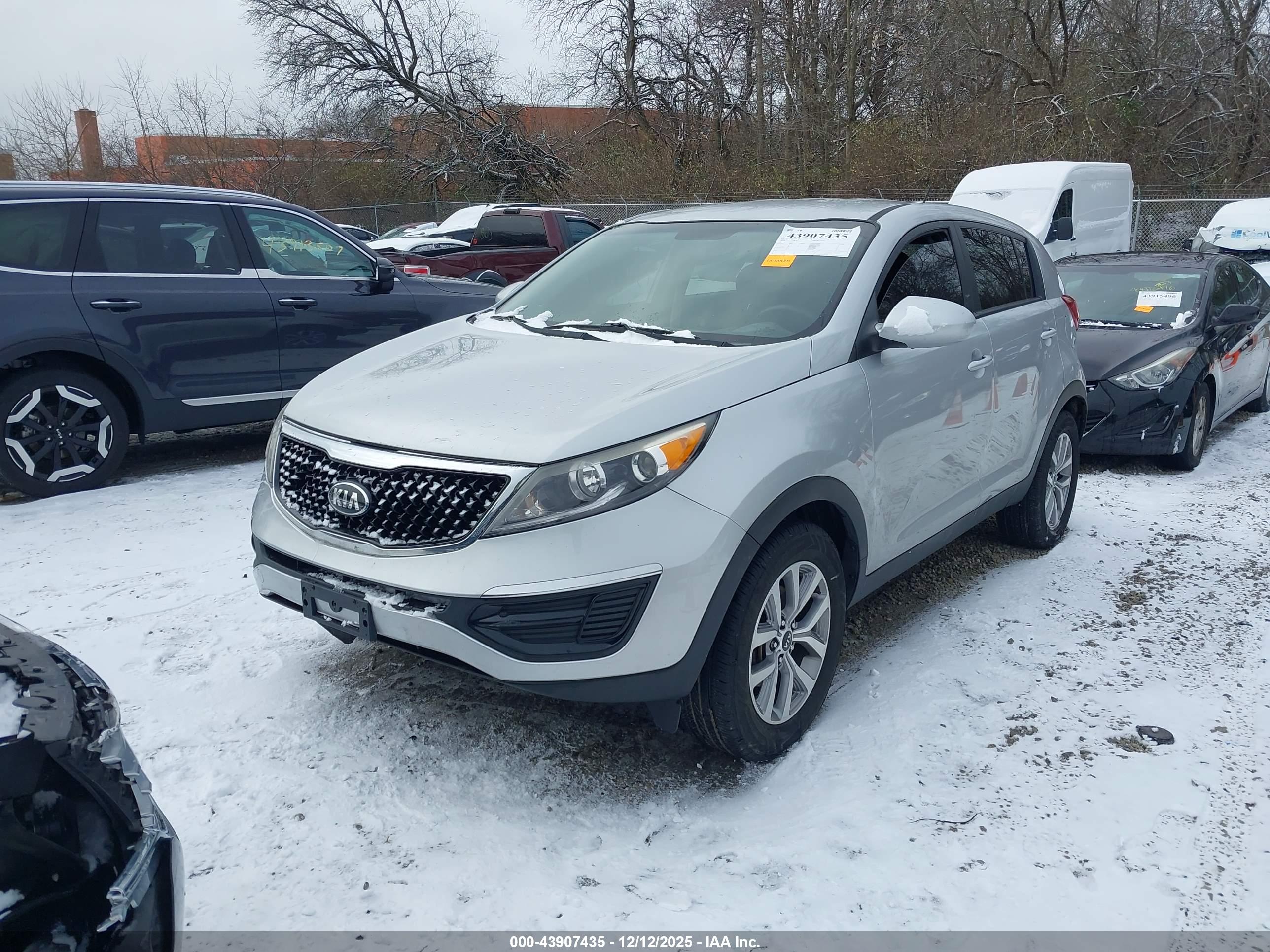 KIA SPORTAGE image 2