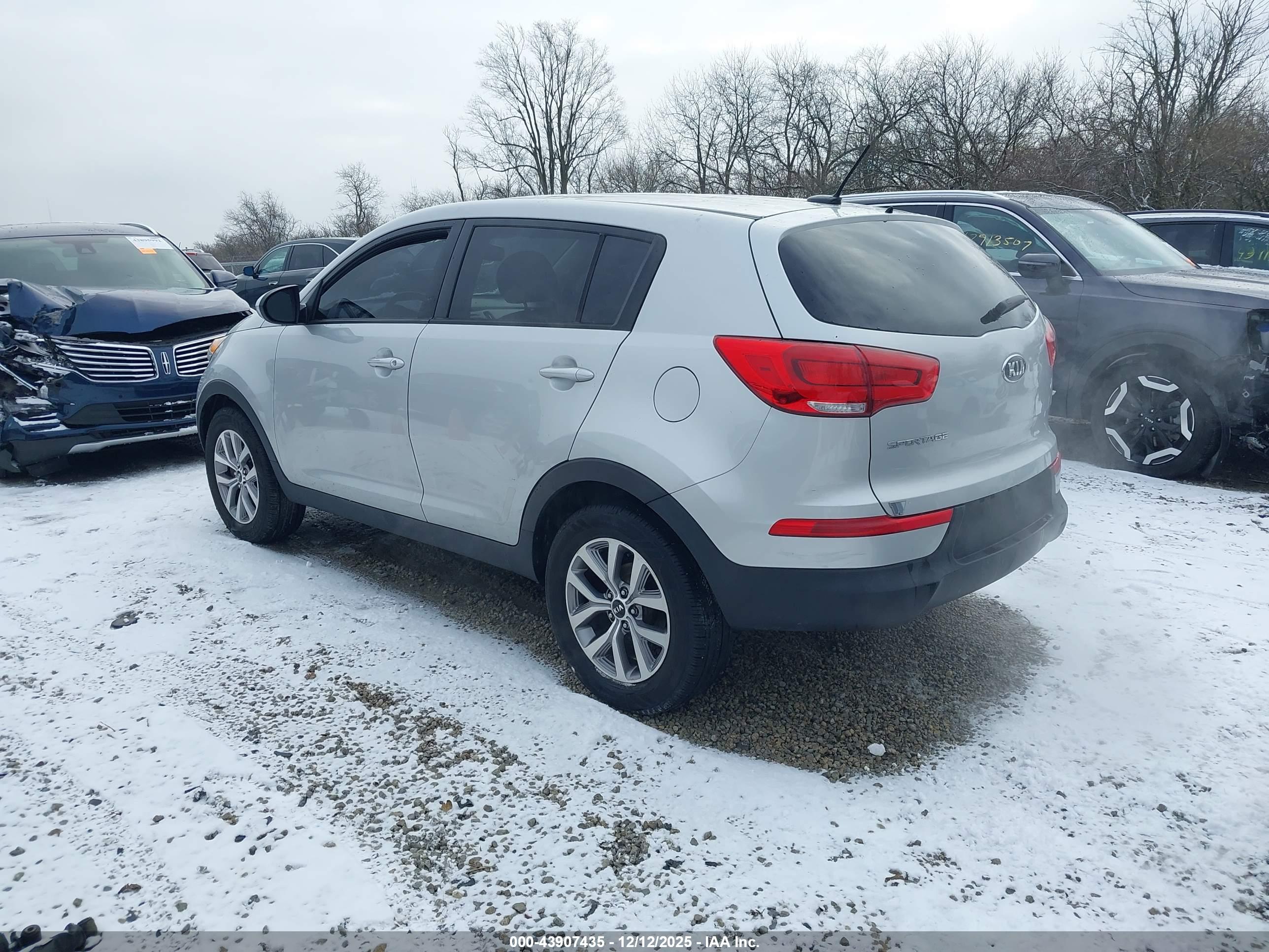 KIA SPORTAGE image 3