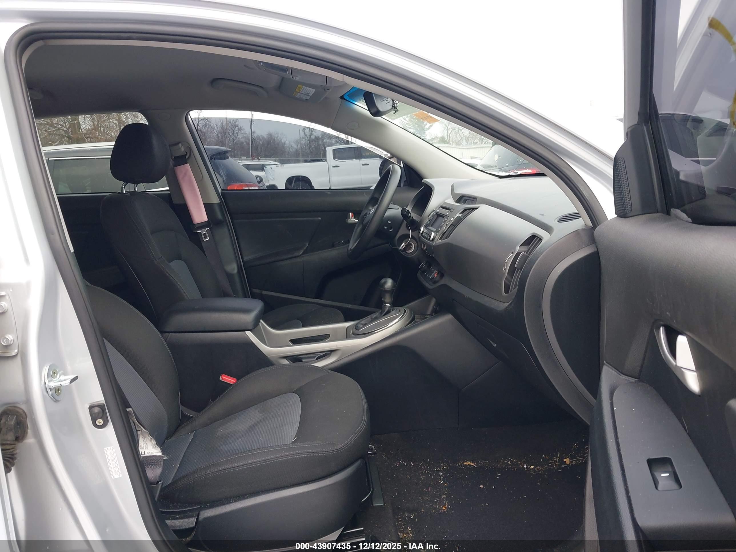 KIA SPORTAGE image 5