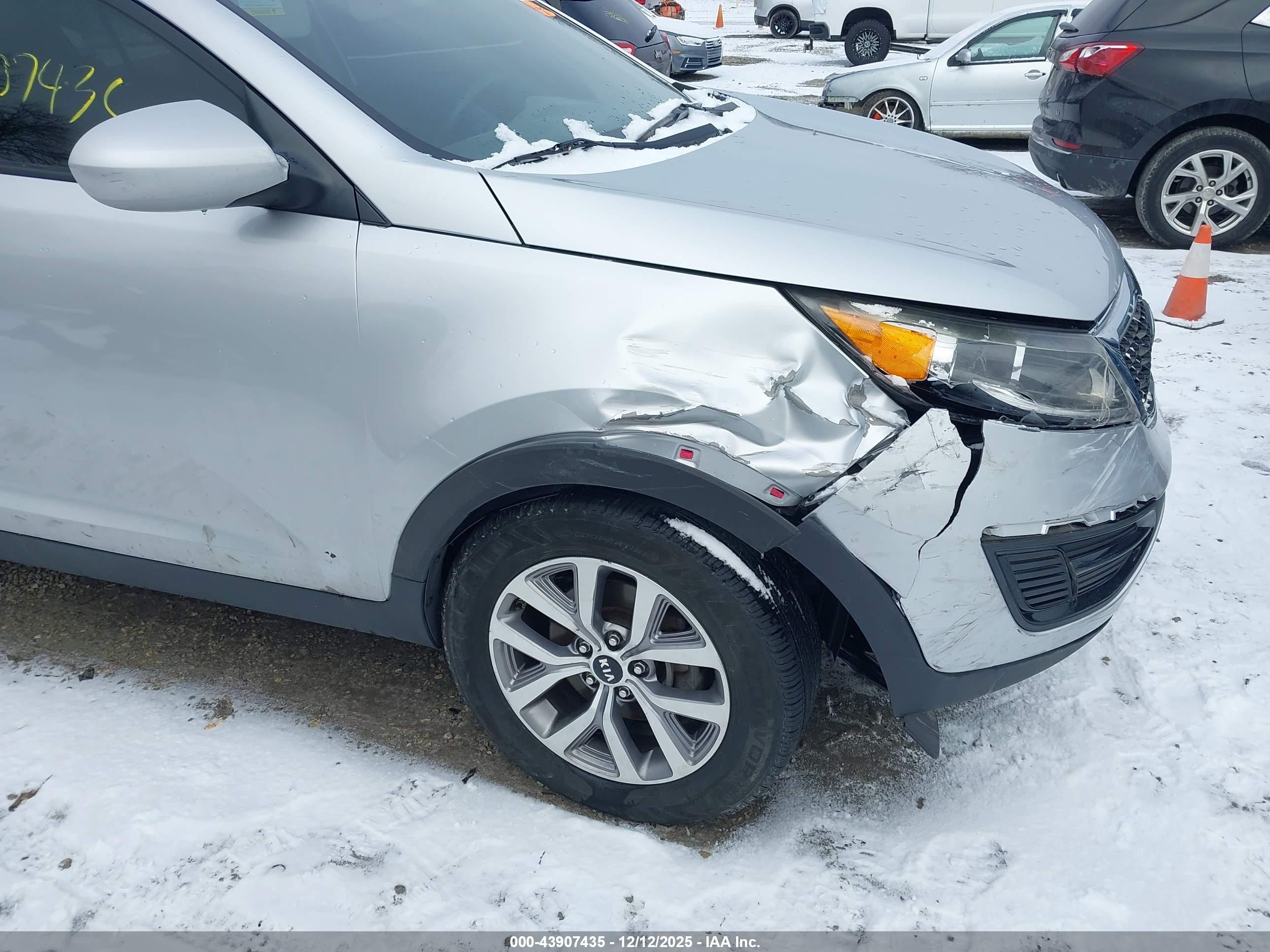 KIA SPORTAGE image 6