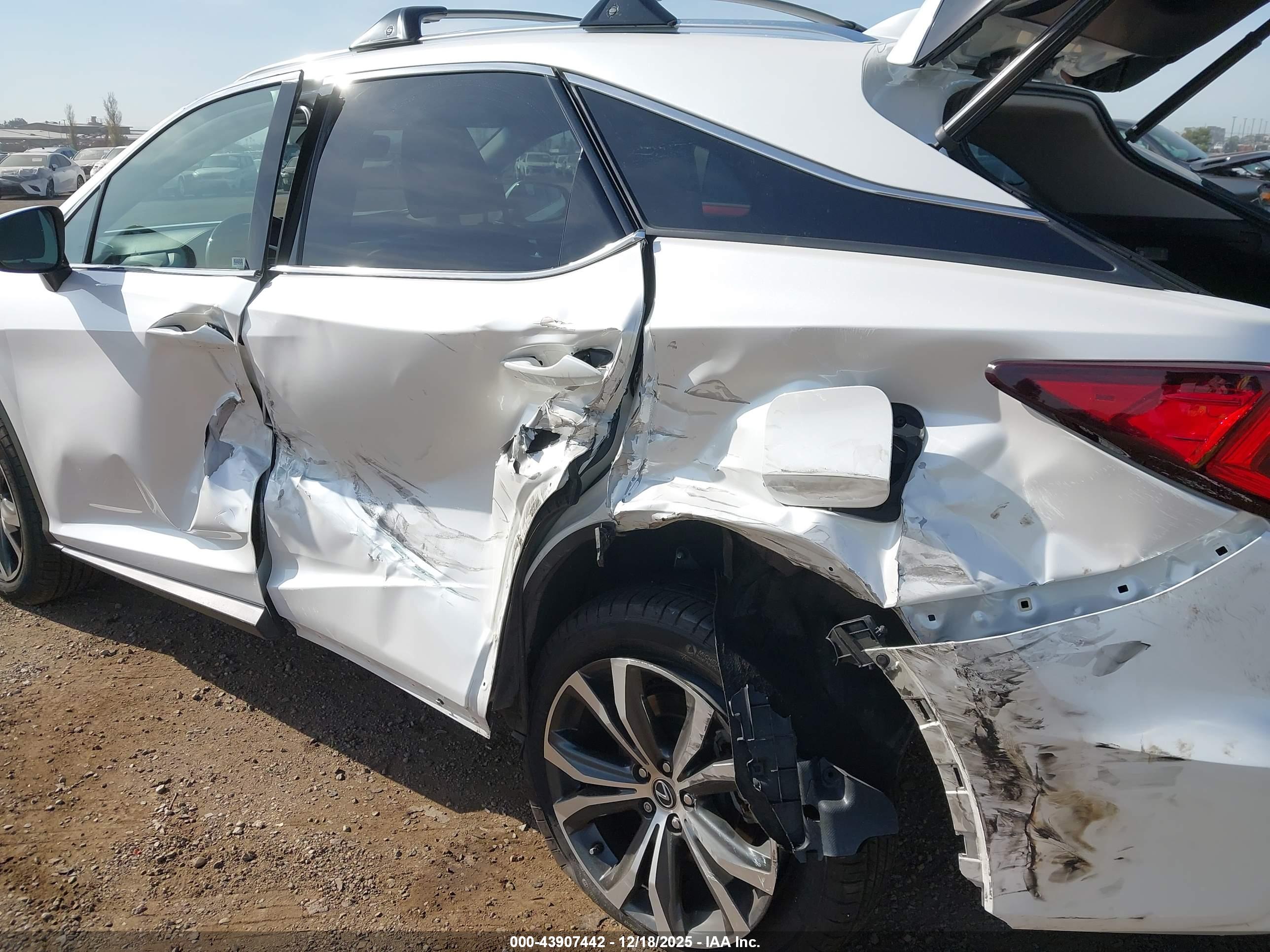 LEXUS RX image 6