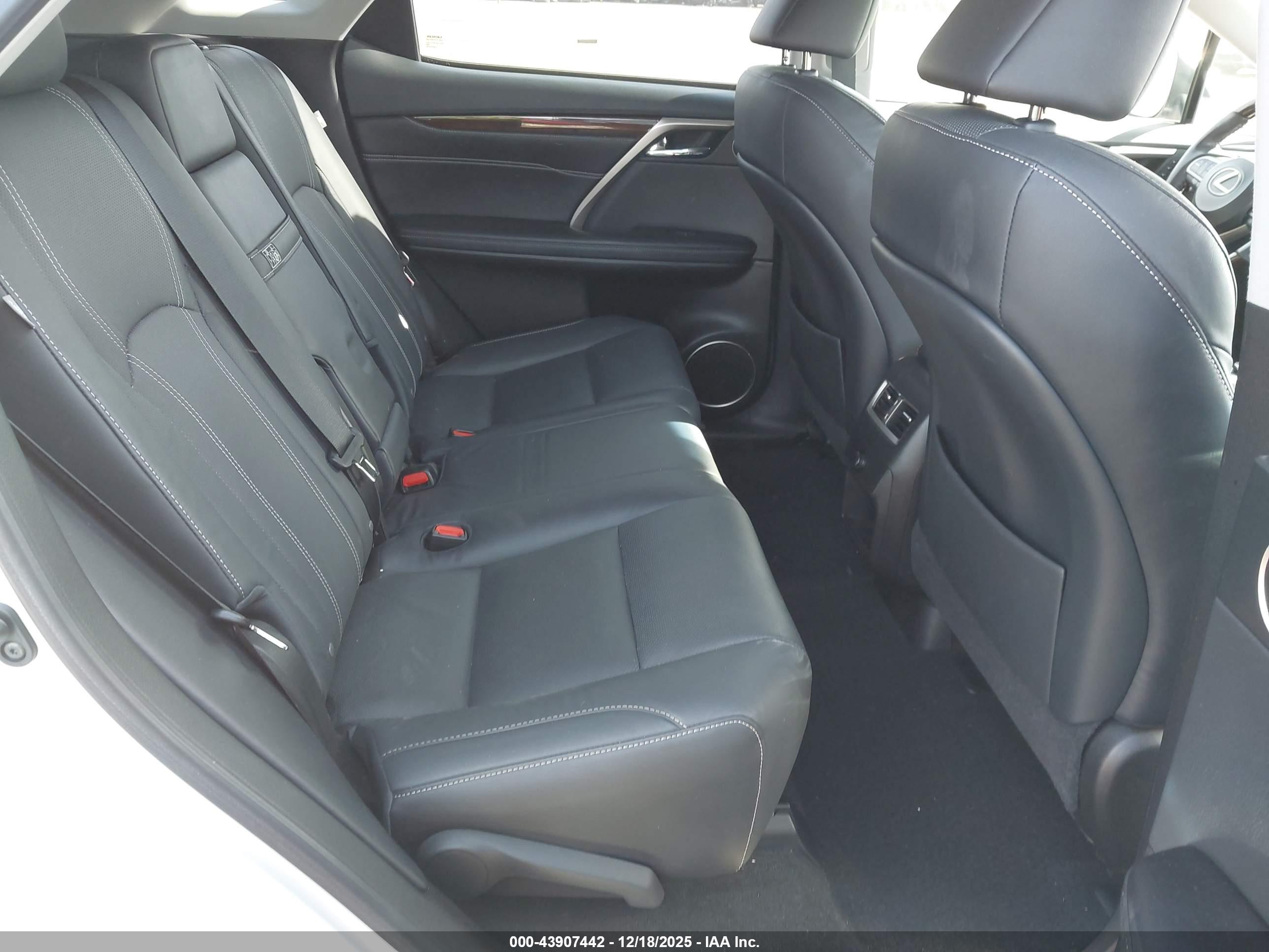 LEXUS RX image 8