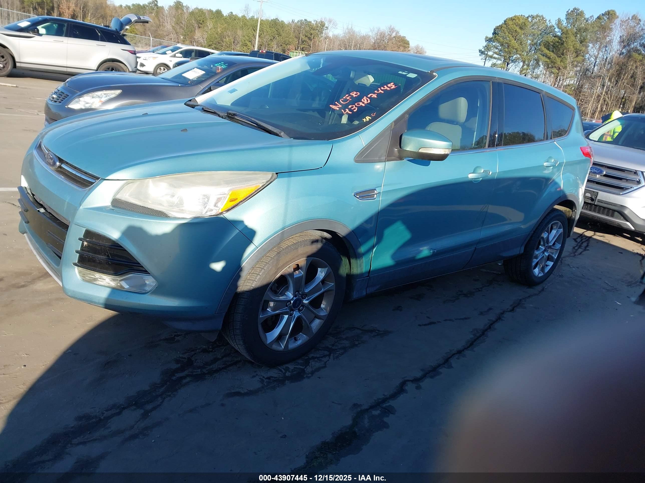 FORD ESCAPE image 2