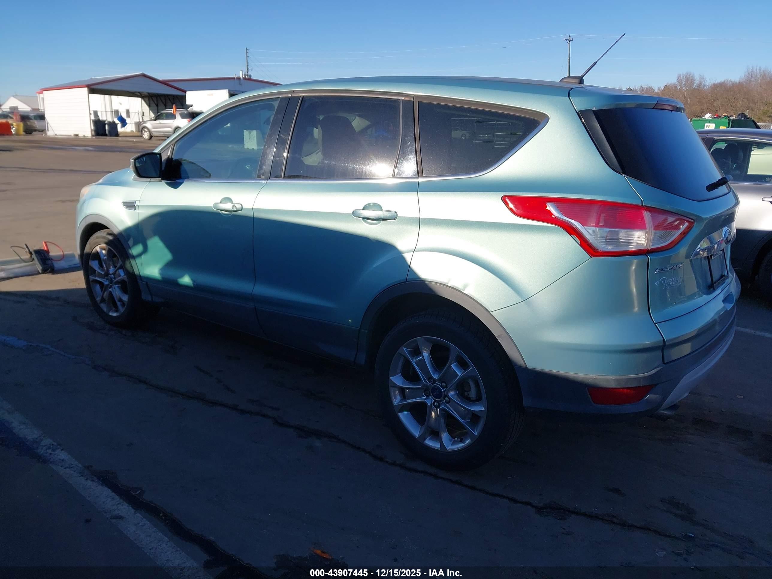 FORD ESCAPE image 3