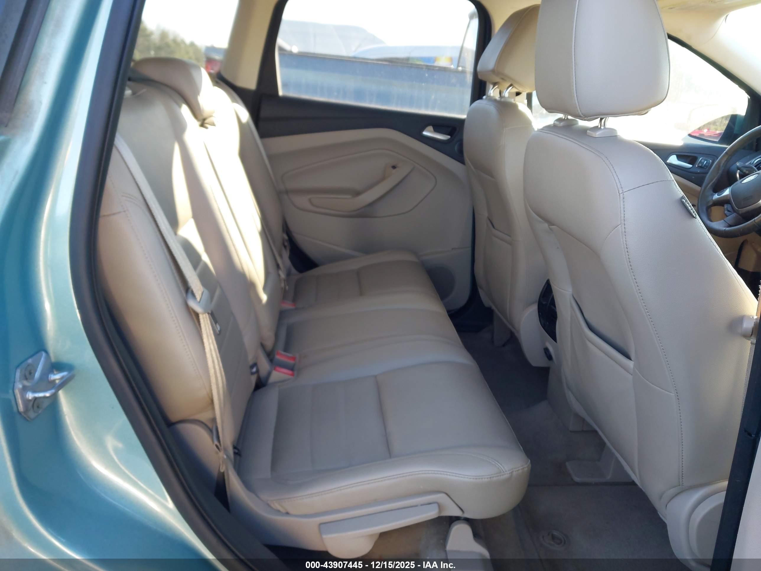 FORD ESCAPE image 8