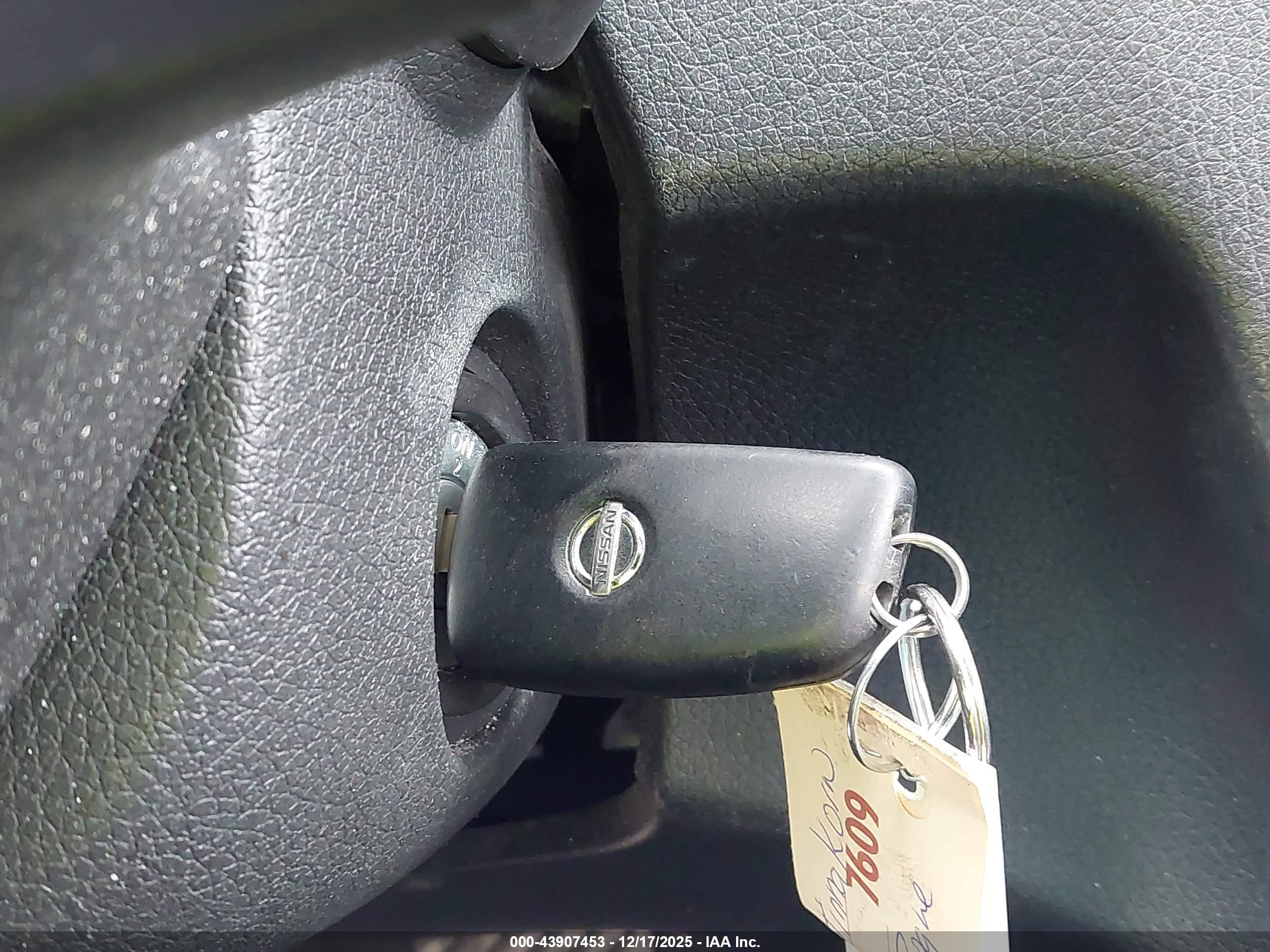NISSAN ROGUE image 11
