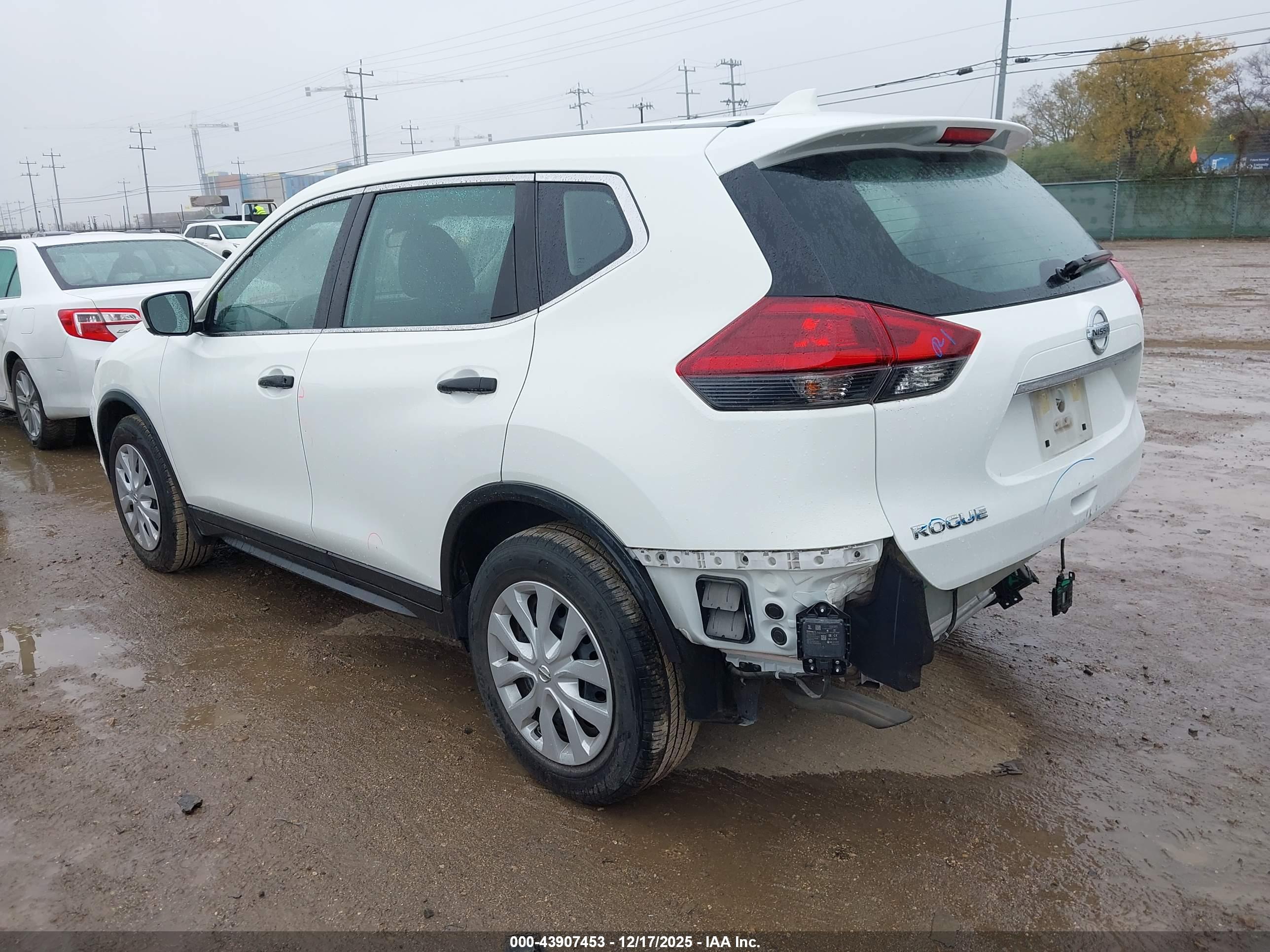 NISSAN ROGUE image 3