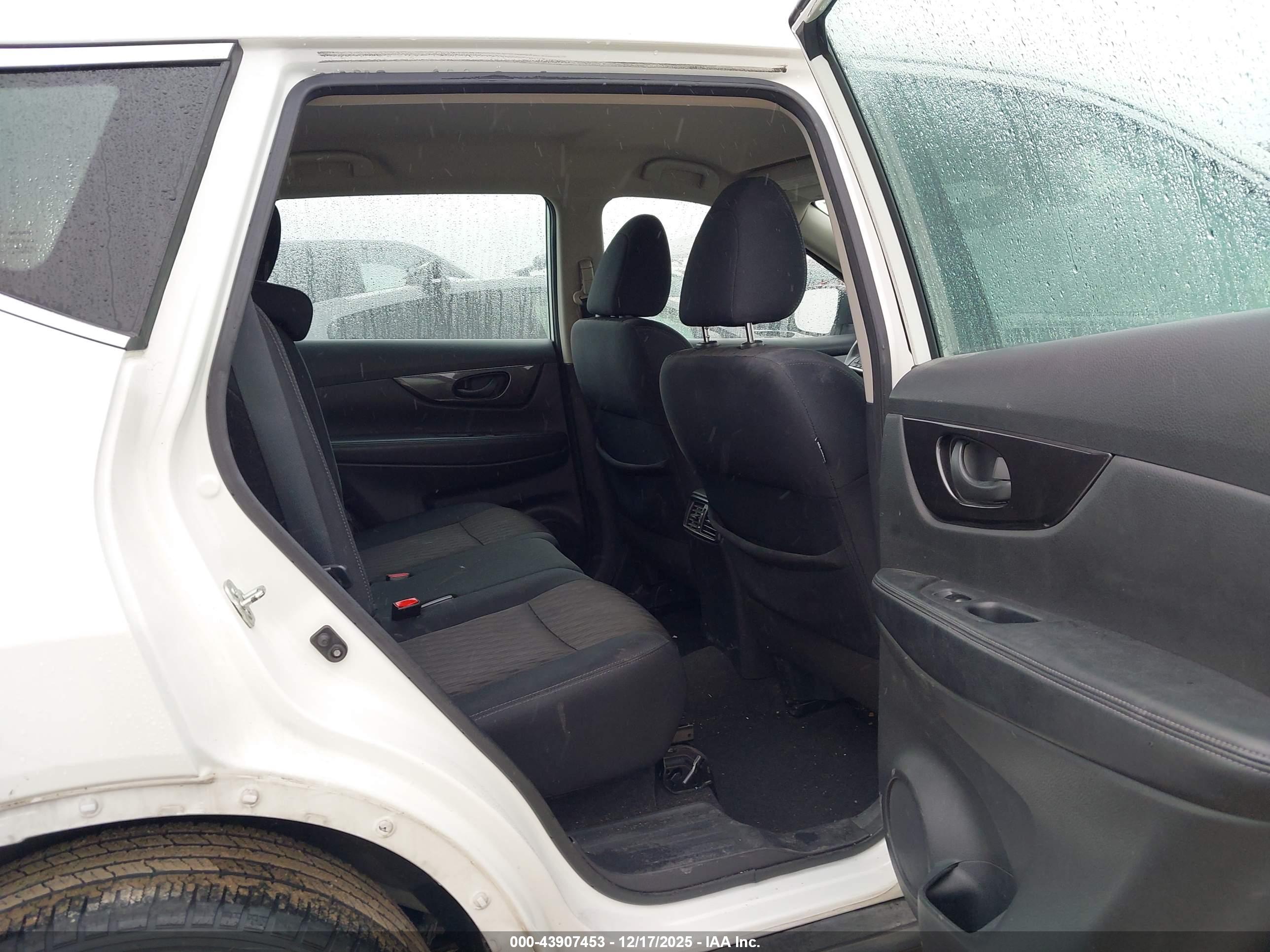 NISSAN ROGUE image 8