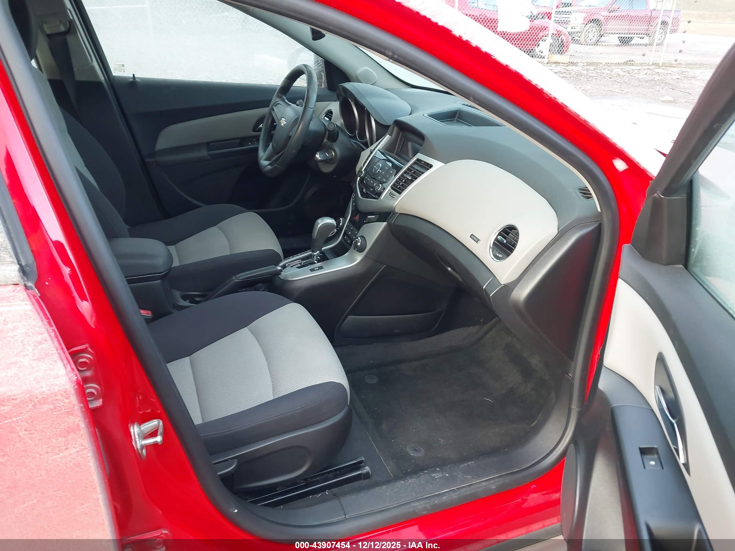 CHEVROLET CRUZE image 5