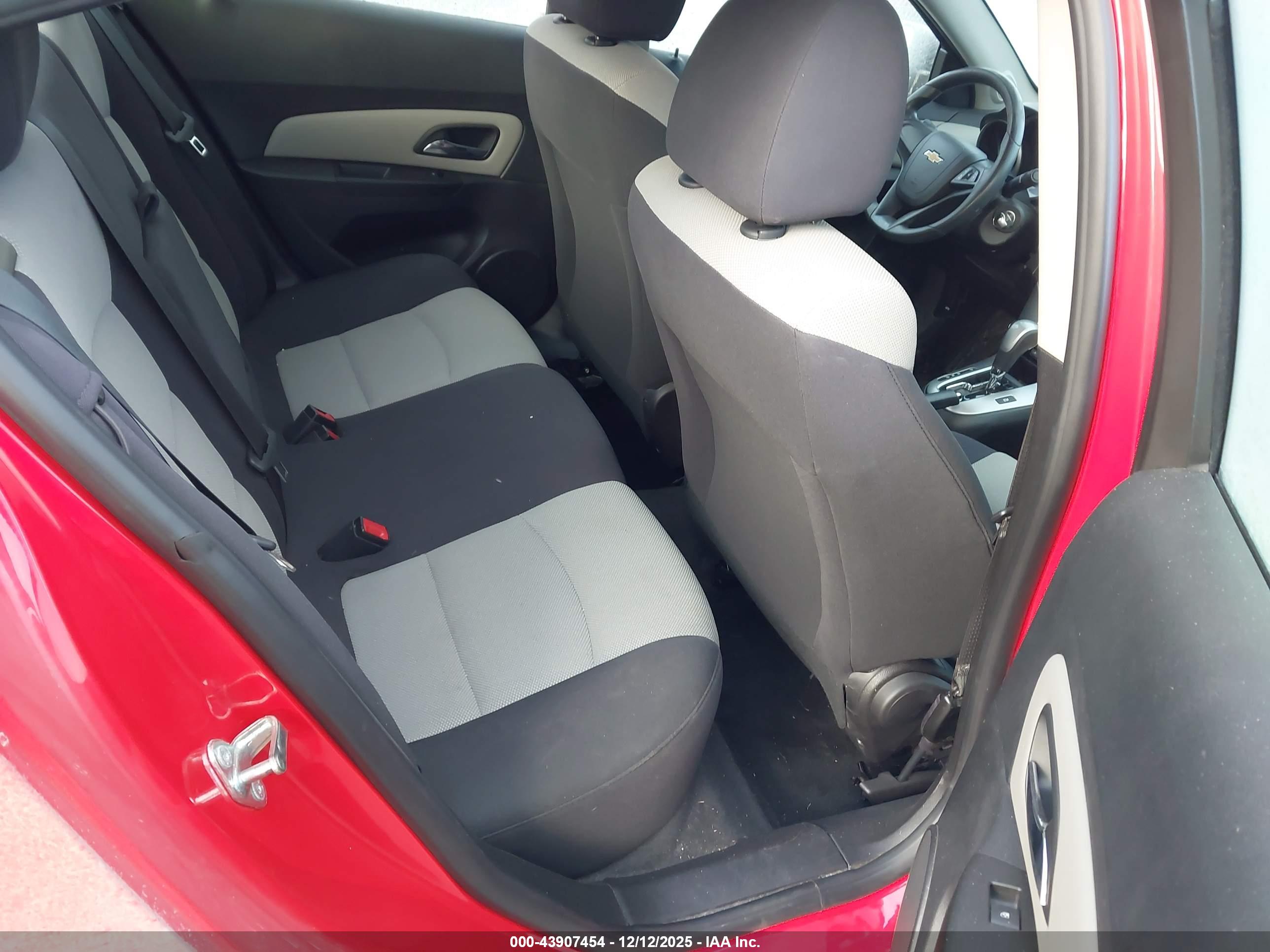 CHEVROLET CRUZE image 8