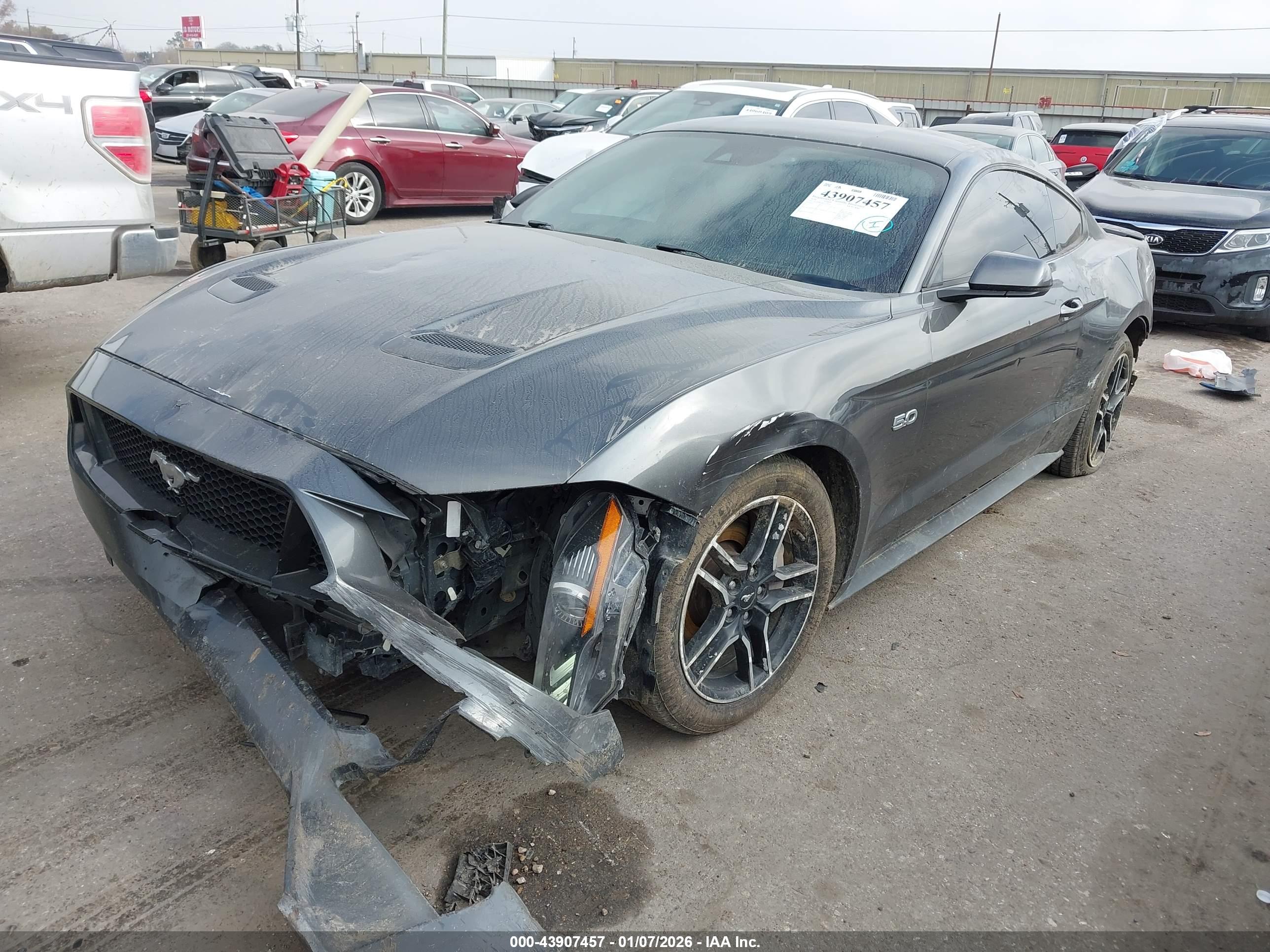 FORD MUSTANG image 2