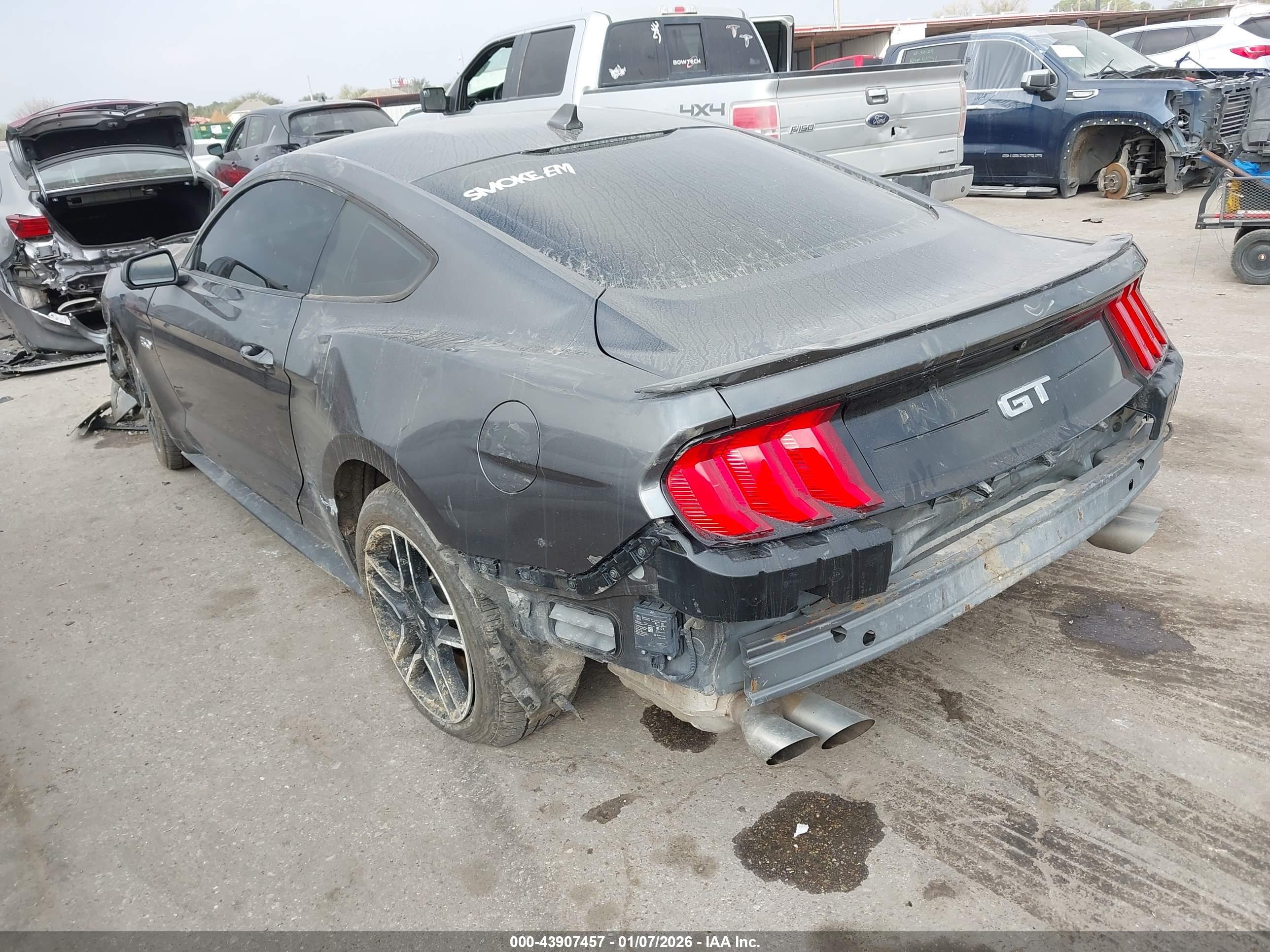 FORD MUSTANG image 3