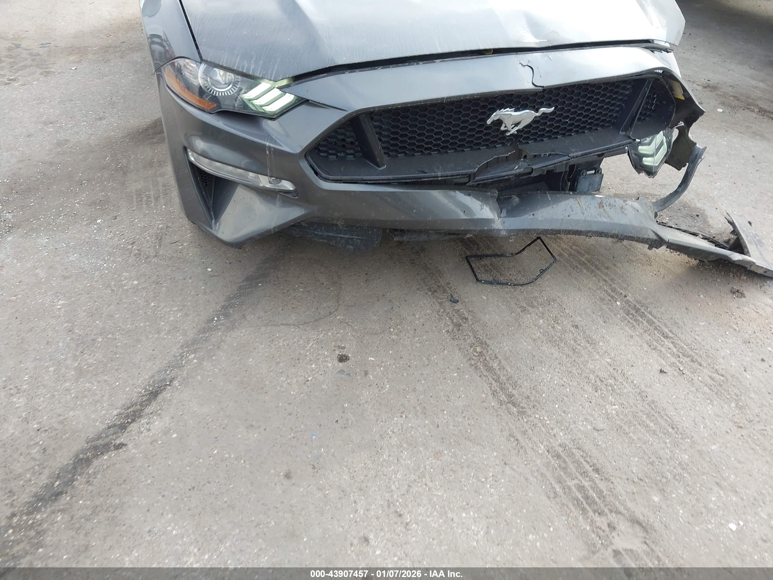 FORD MUSTANG image 6