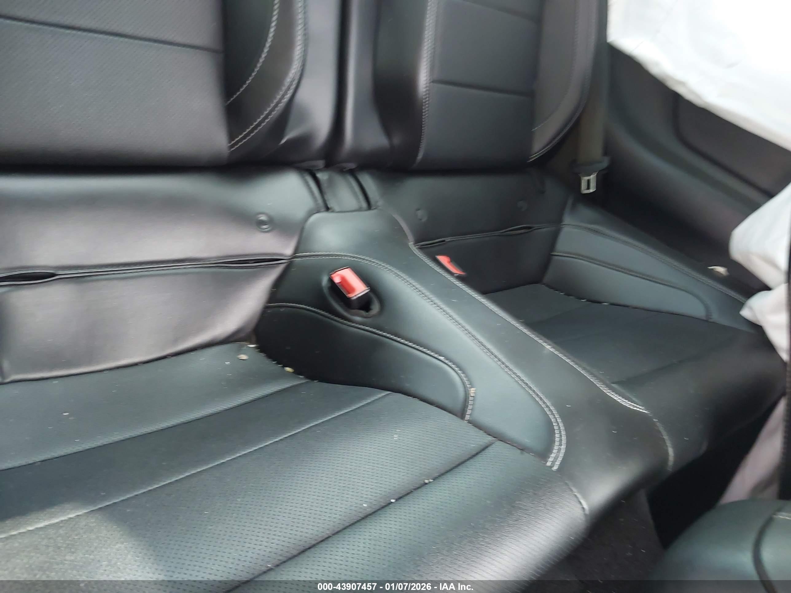 FORD MUSTANG image 8