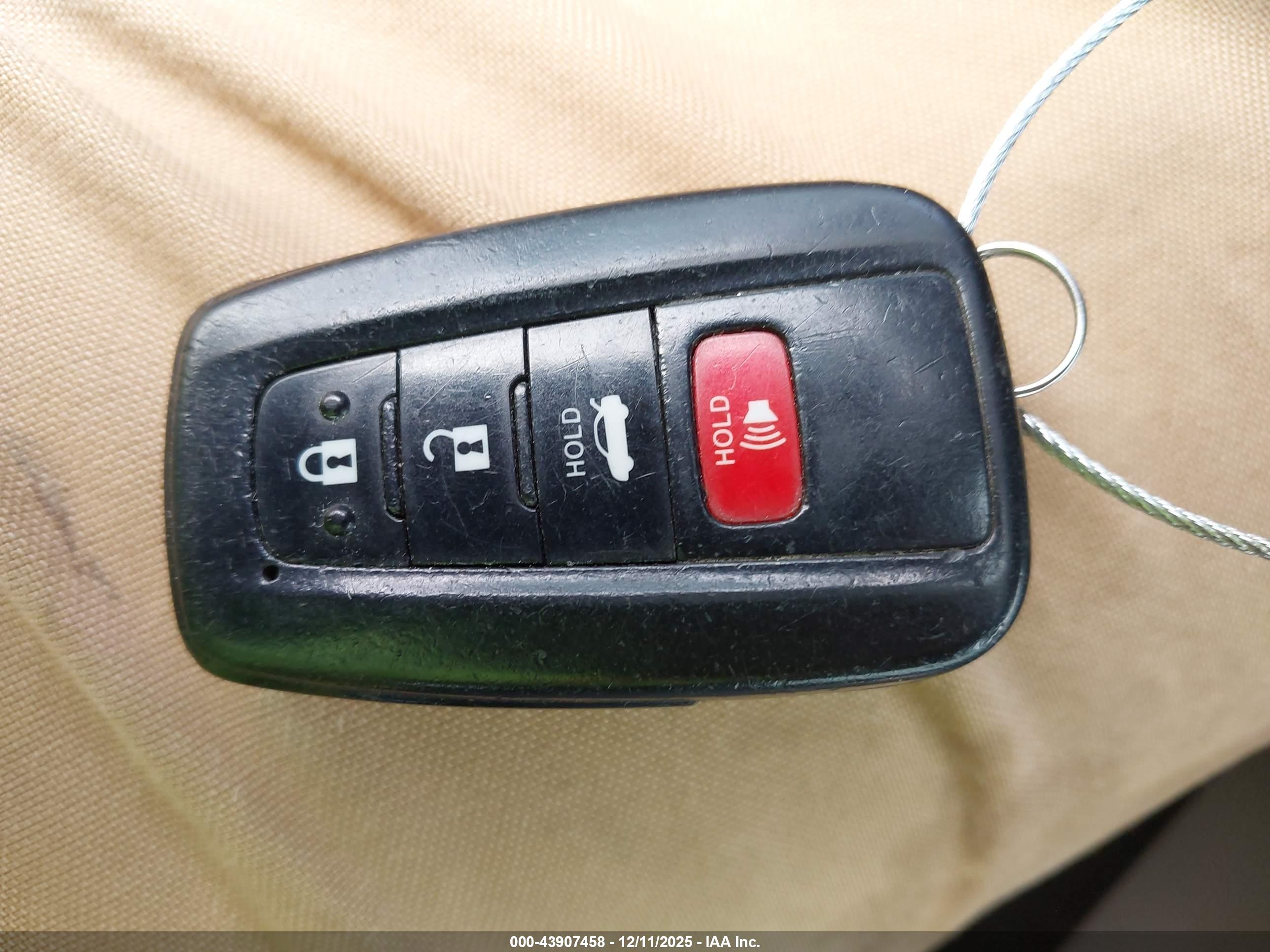 TOYOTA CAMRY image 11