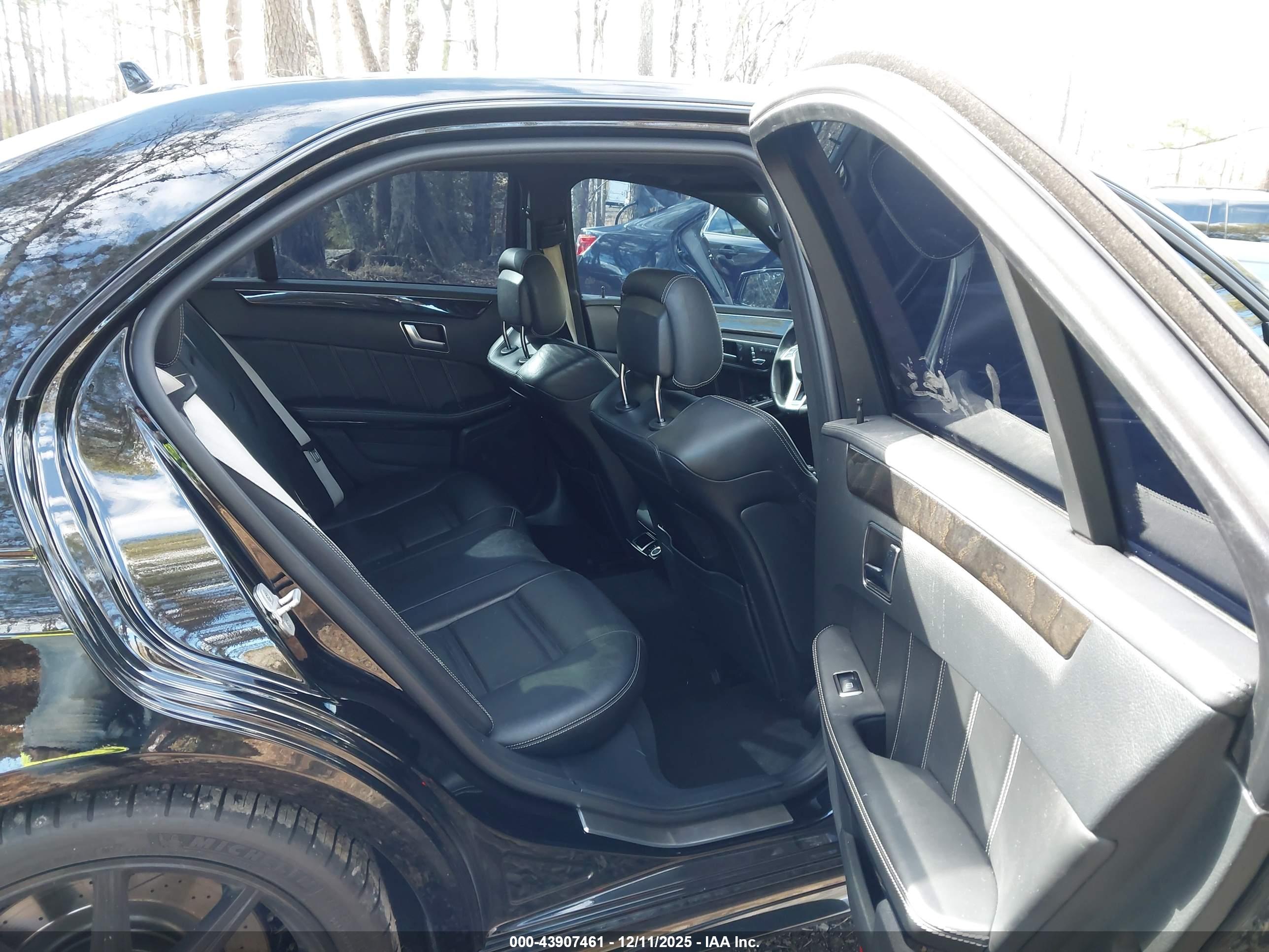 MERCEDES-BENZ E image 8