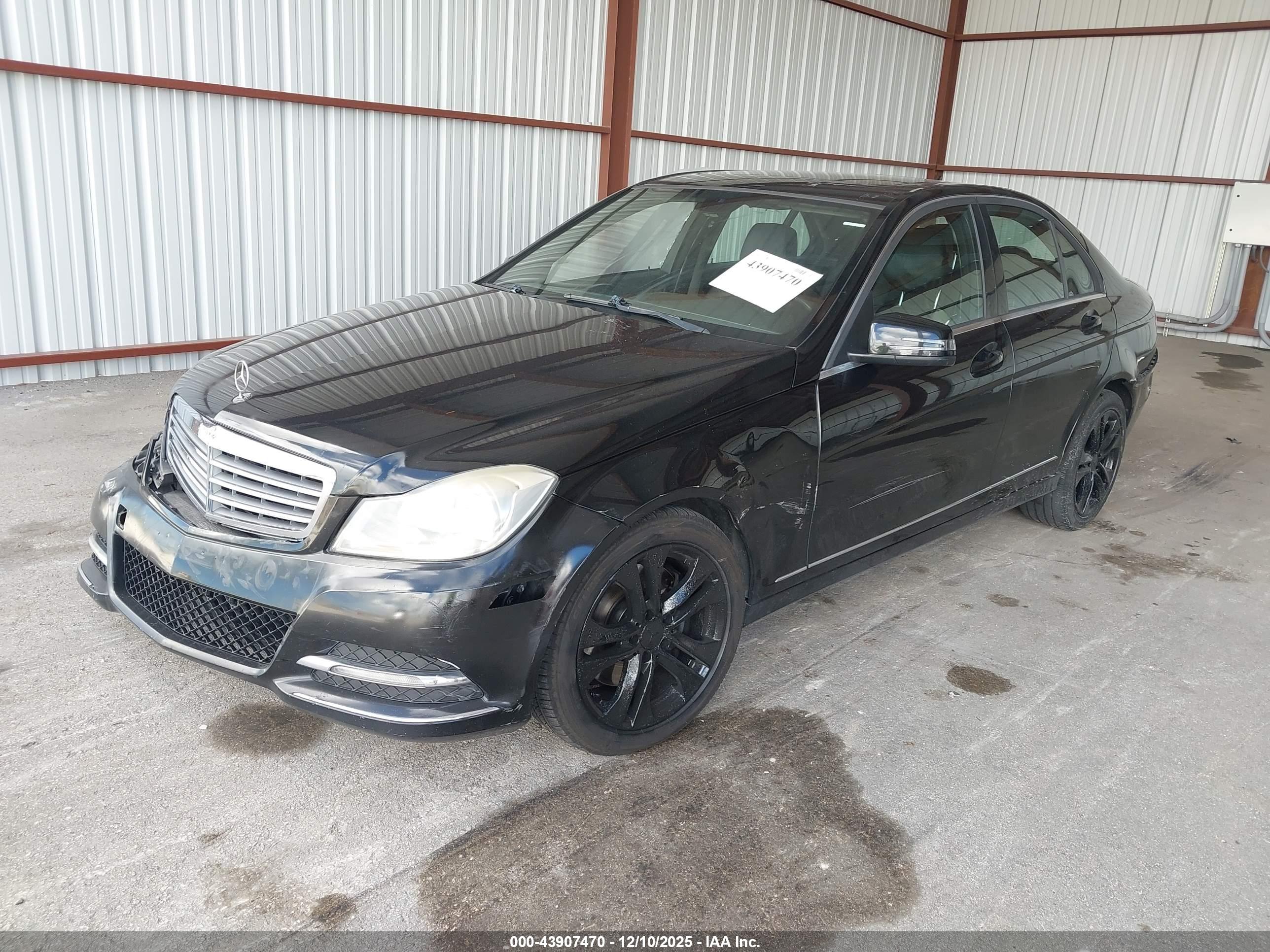 MERCEDES-BENZ C image 2