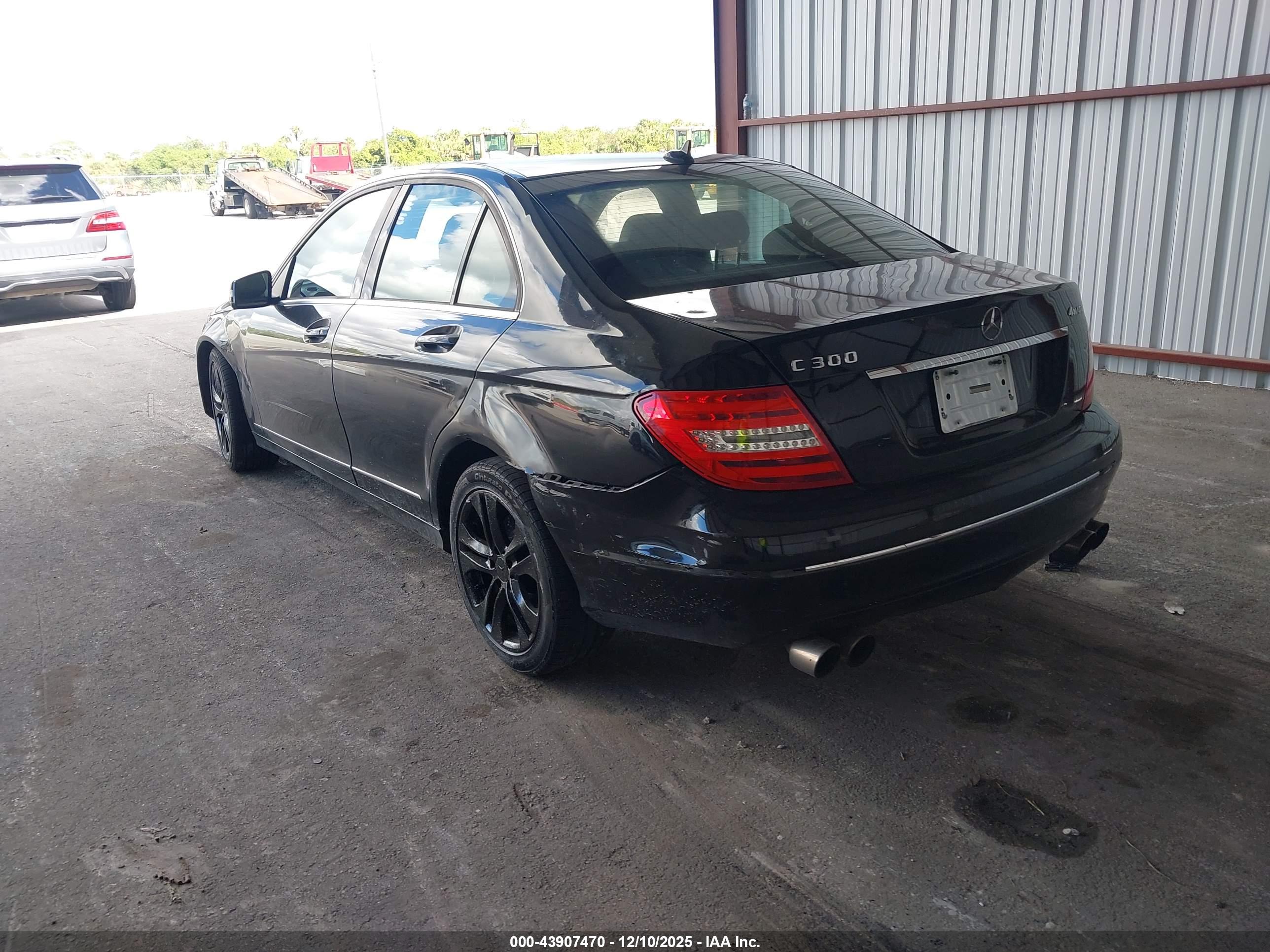 MERCEDES-BENZ C image 3