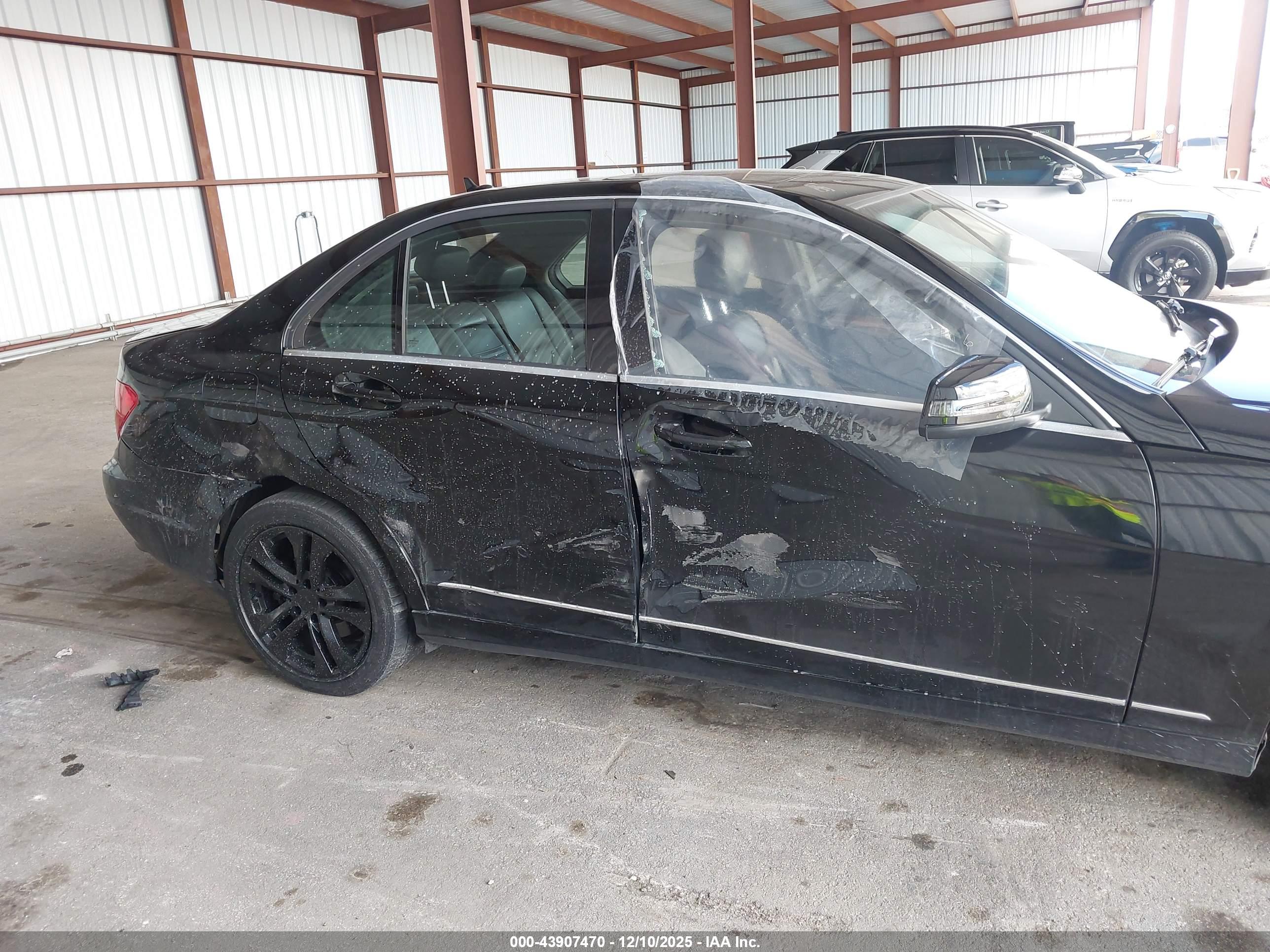 MERCEDES-BENZ C image 6