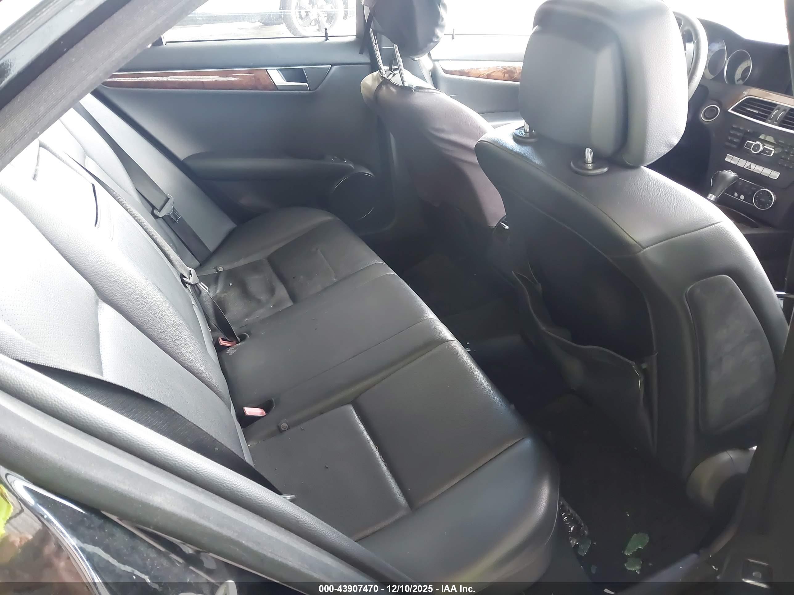MERCEDES-BENZ C image 8
