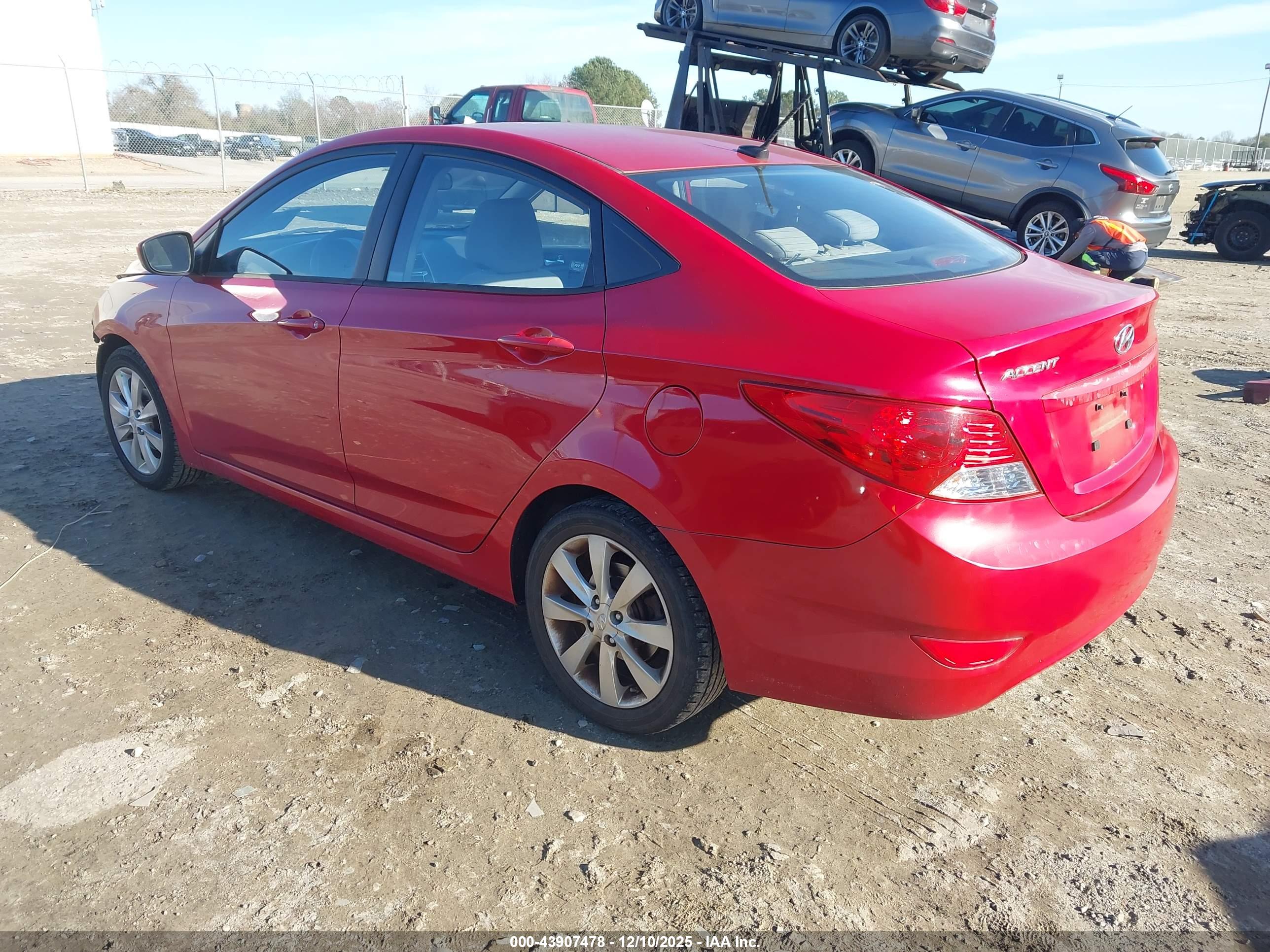 HYUNDAI ACCENT image 3