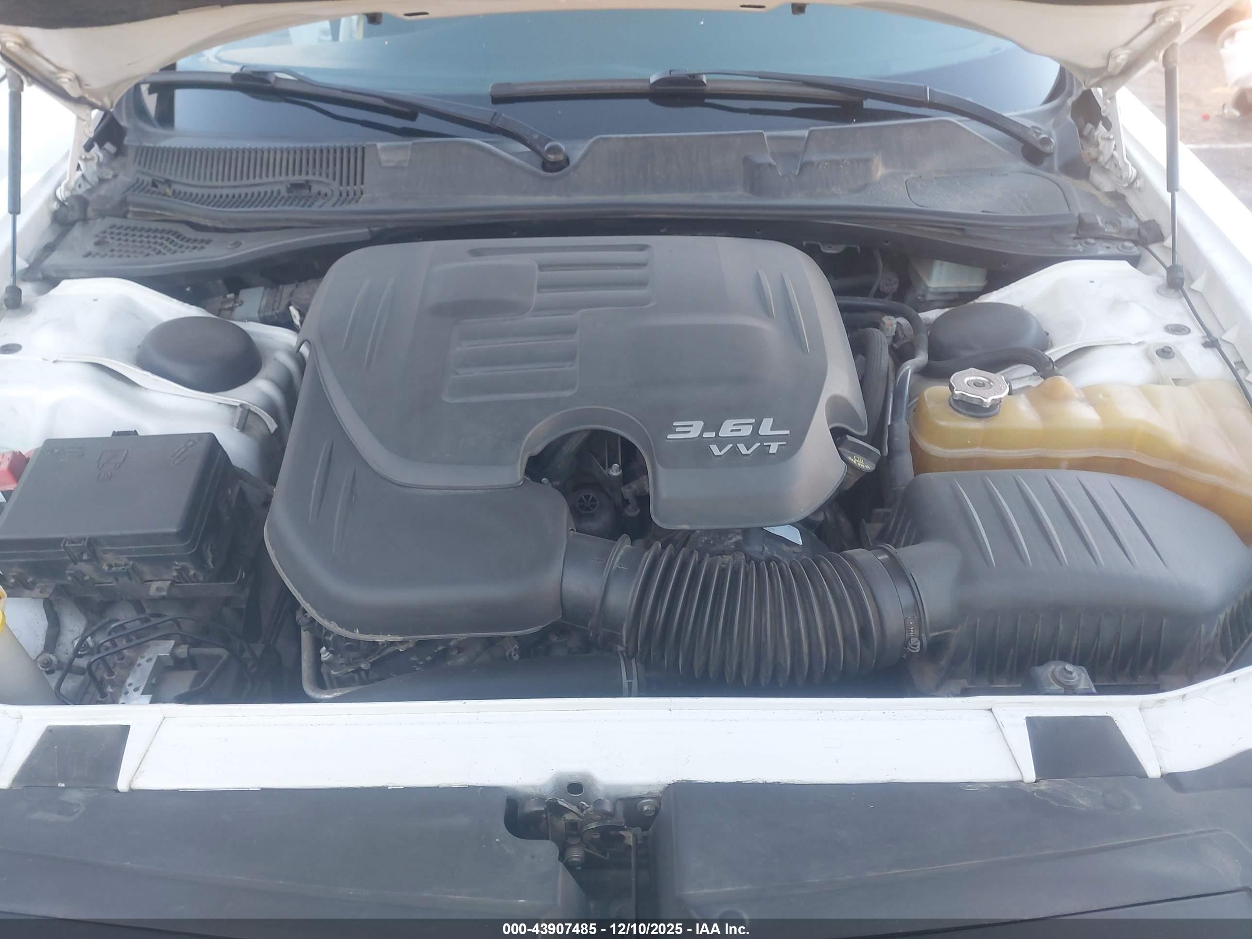 DODGE CHALLENGER image 10