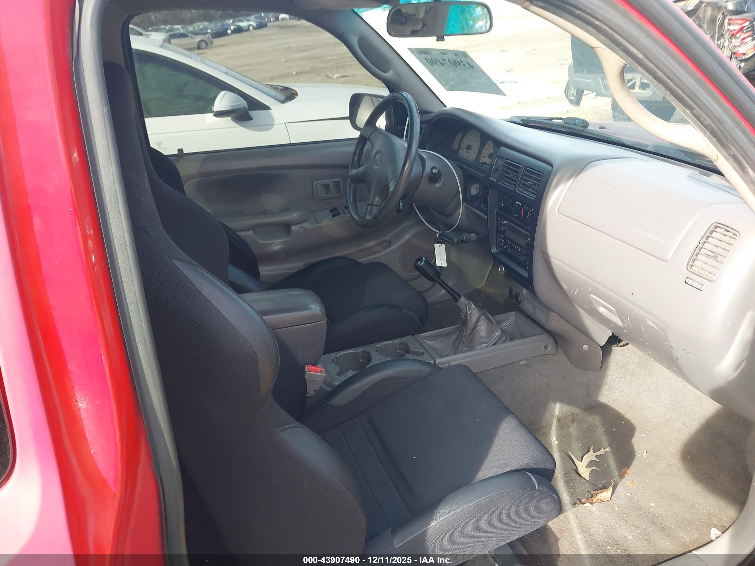 TOYOTA TACOMA image 5