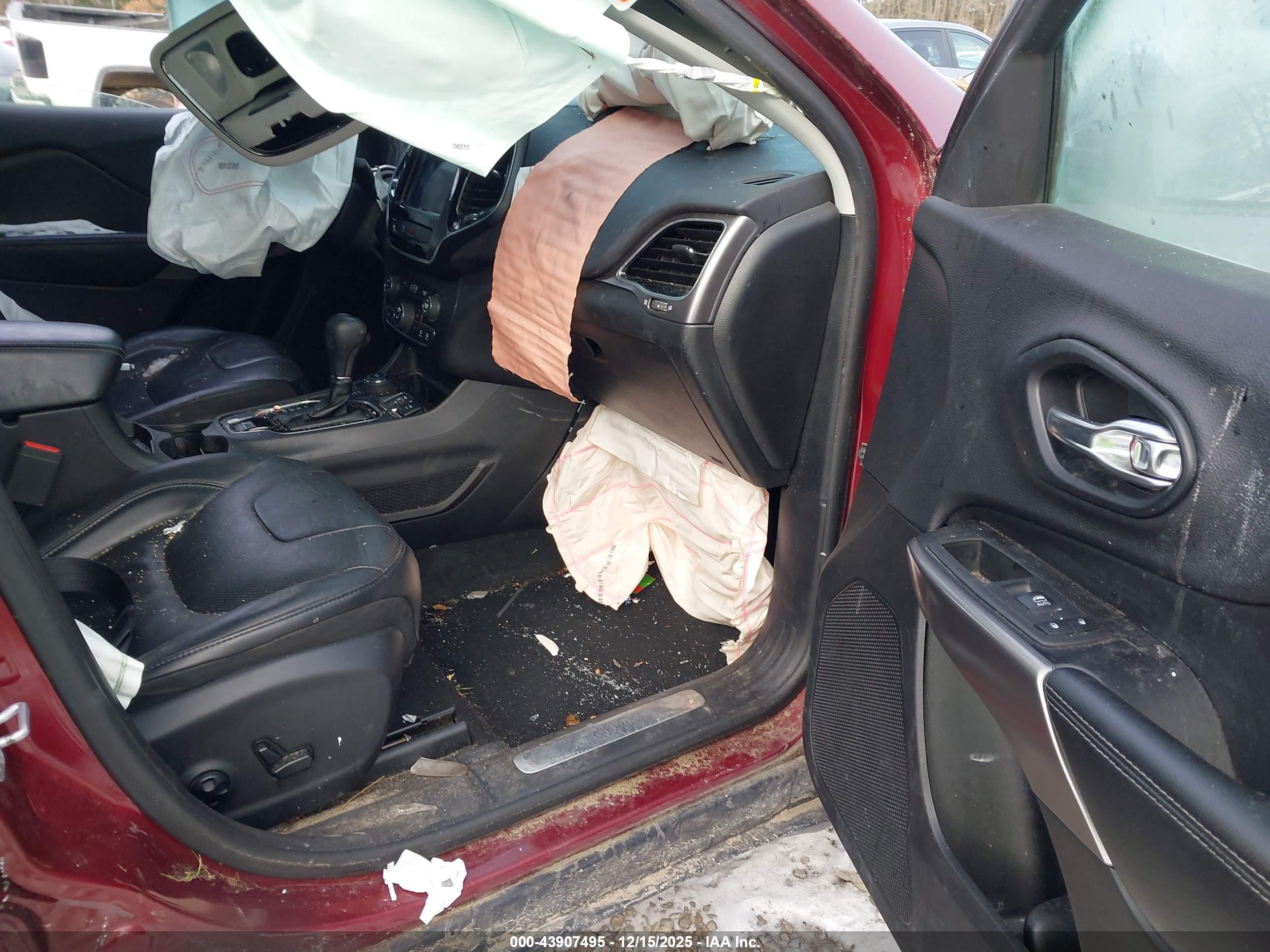 JEEP CHEROKEE image 5