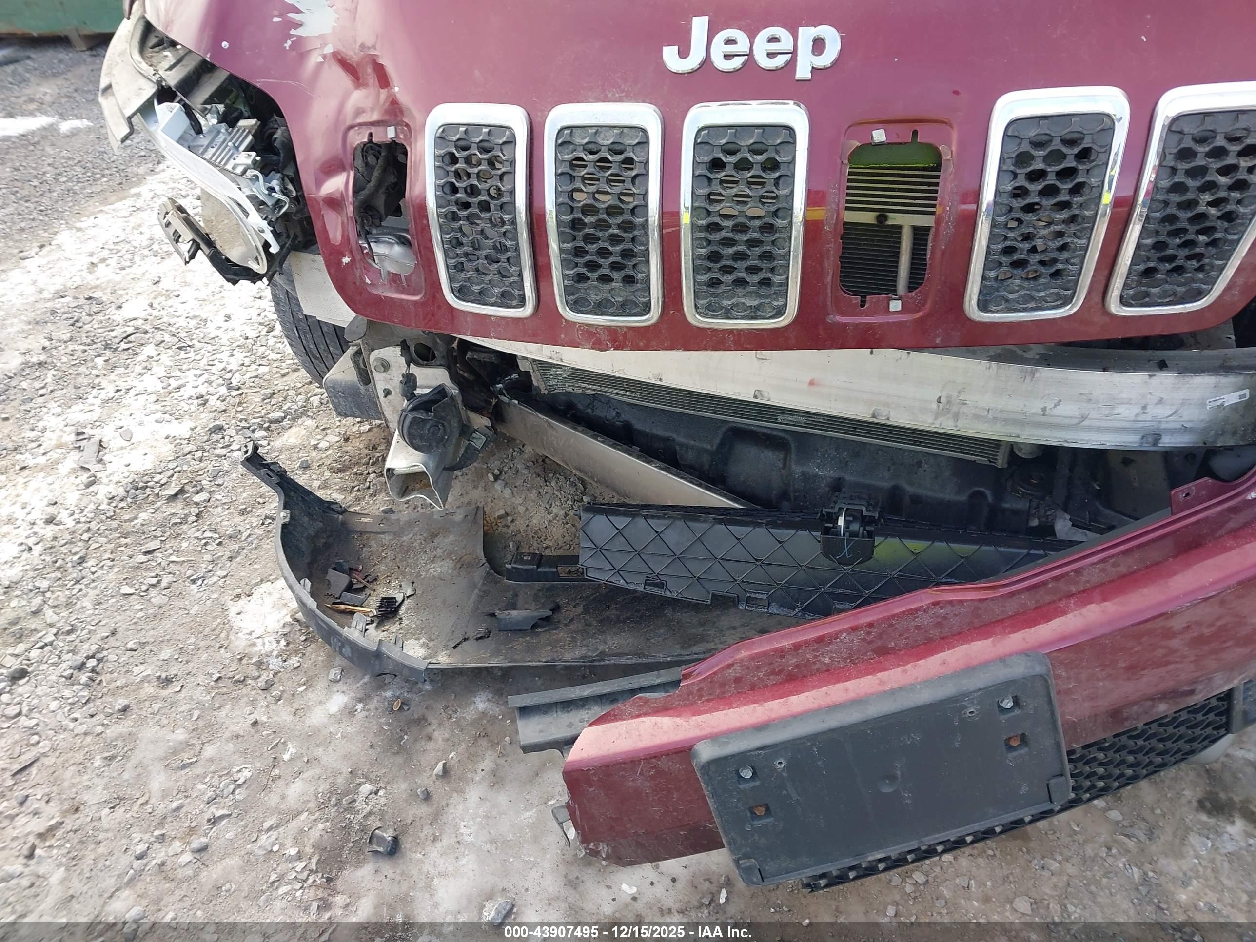 JEEP CHEROKEE image 6
