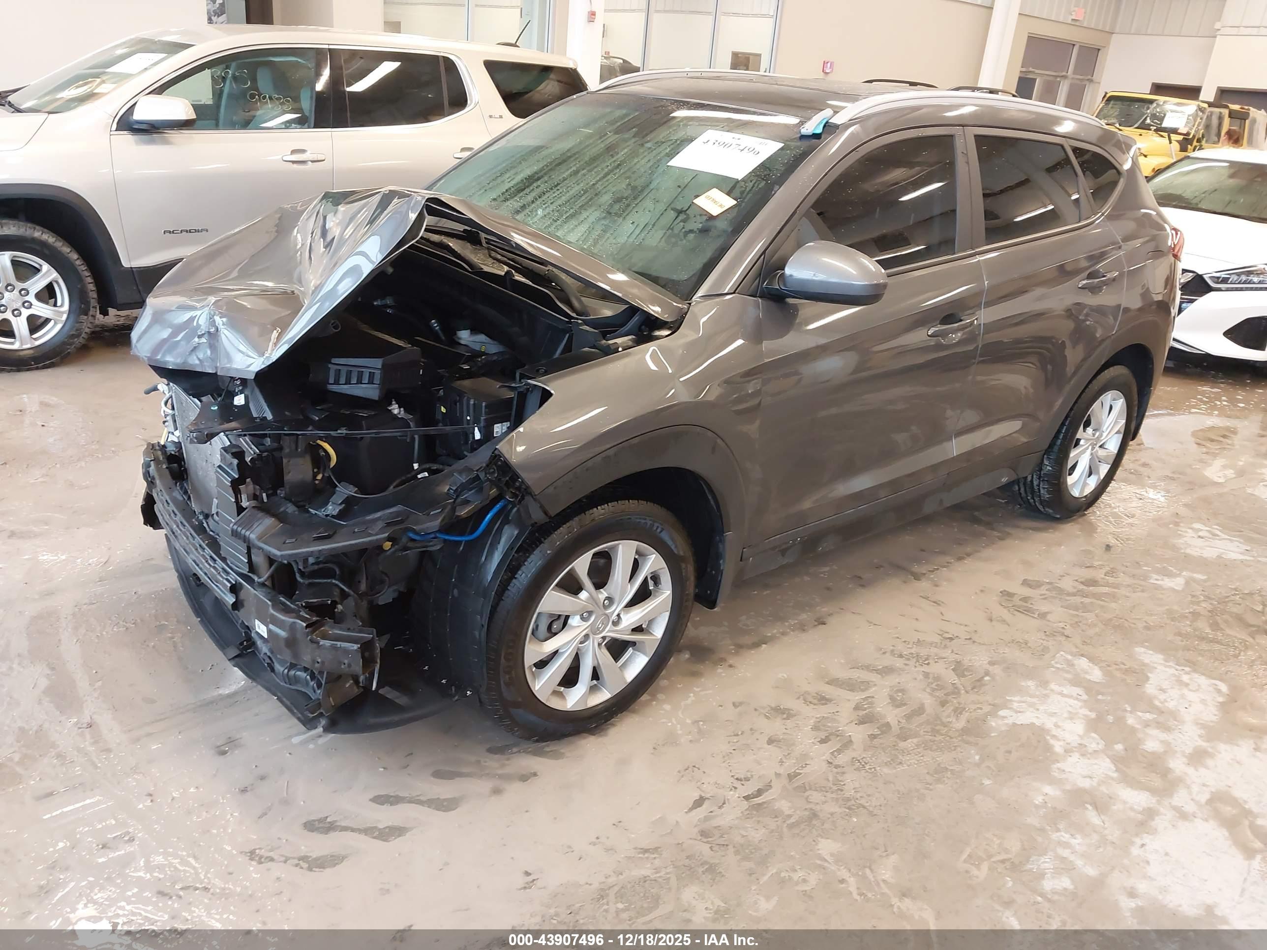 HYUNDAI TUCSON image 2