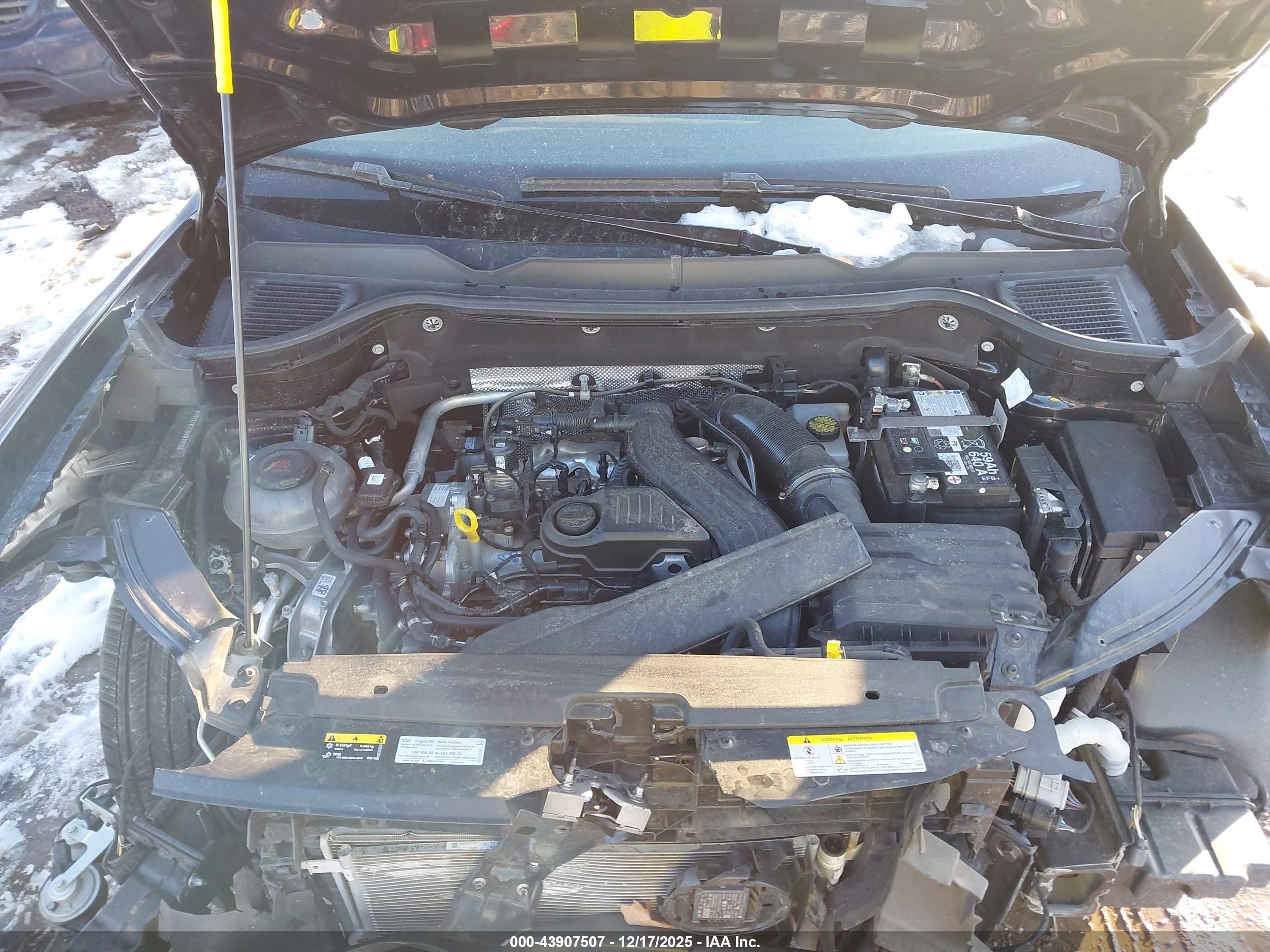 VOLKSWAGEN TAOS image 10